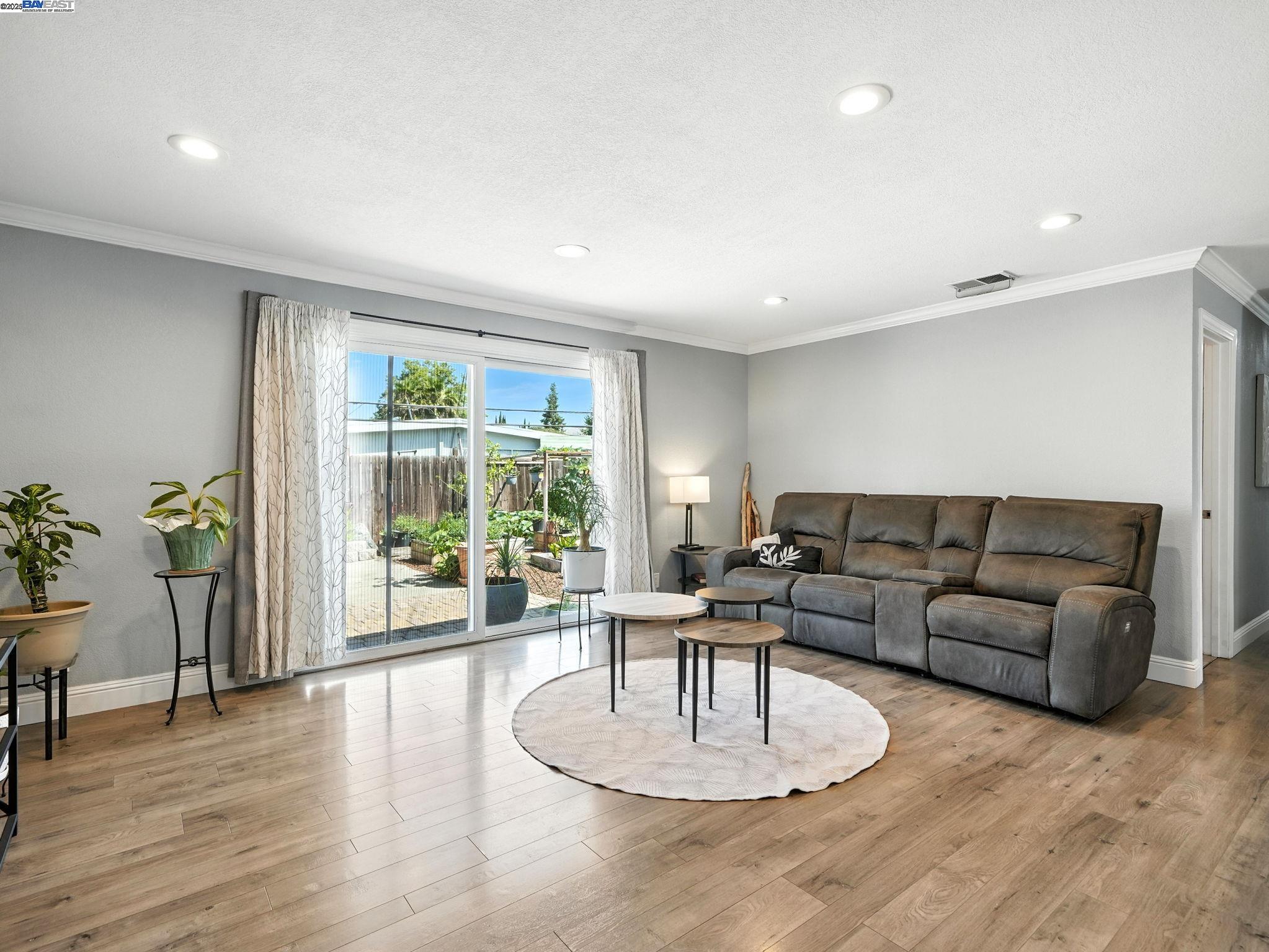 Detail Gallery Image 13 of 37 For 1651 Estates Ct, San Jose,  CA 95127 - 3 Beds | 2 Baths