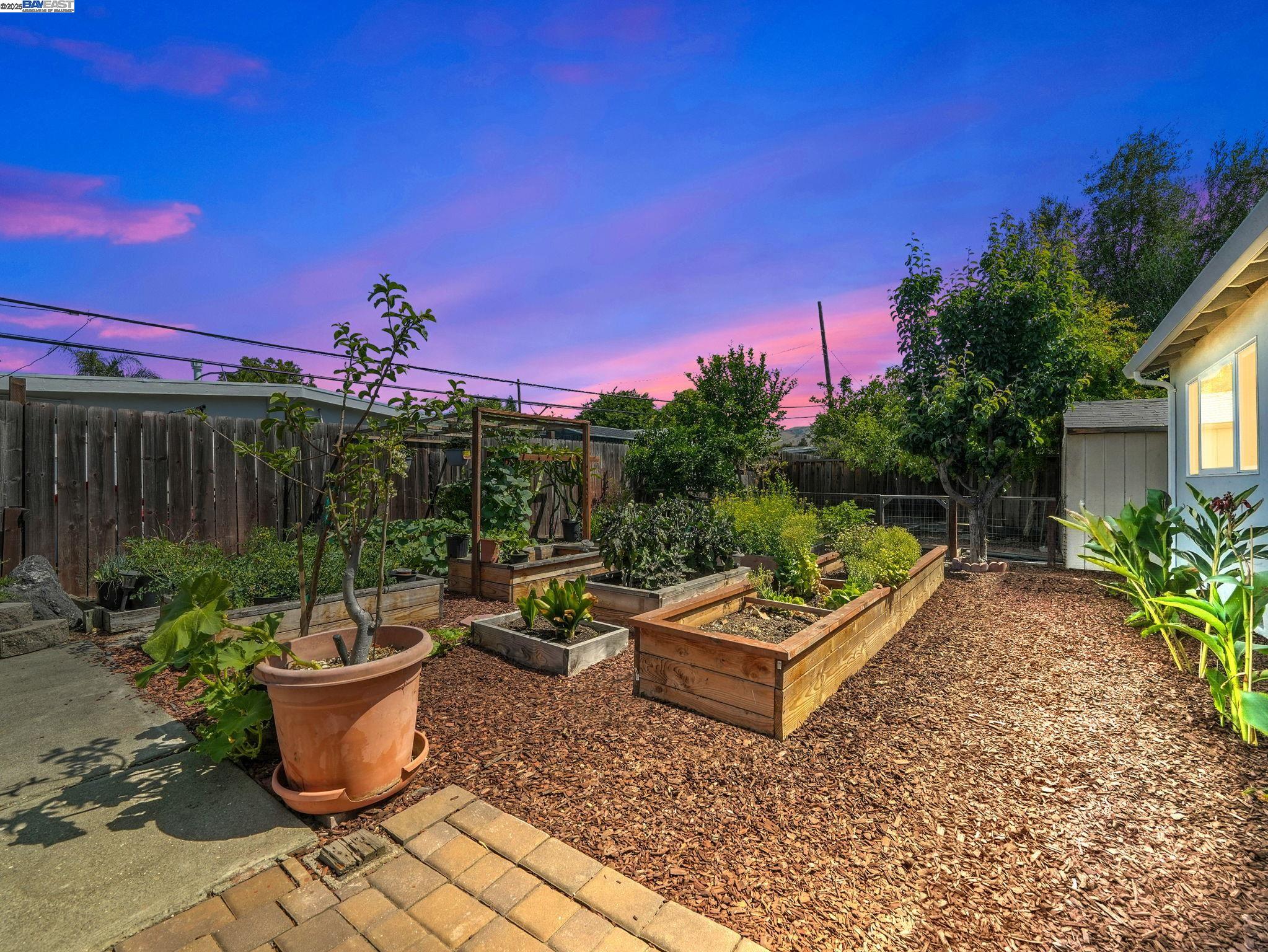 Detail Gallery Image 25 of 37 For 1651 Estates Ct, San Jose,  CA 95127 - 3 Beds | 2 Baths