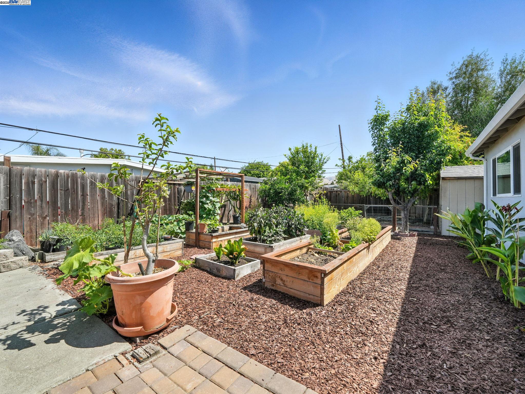 Detail Gallery Image 26 of 37 For 1651 Estates Ct, San Jose,  CA 95127 - 3 Beds | 2 Baths