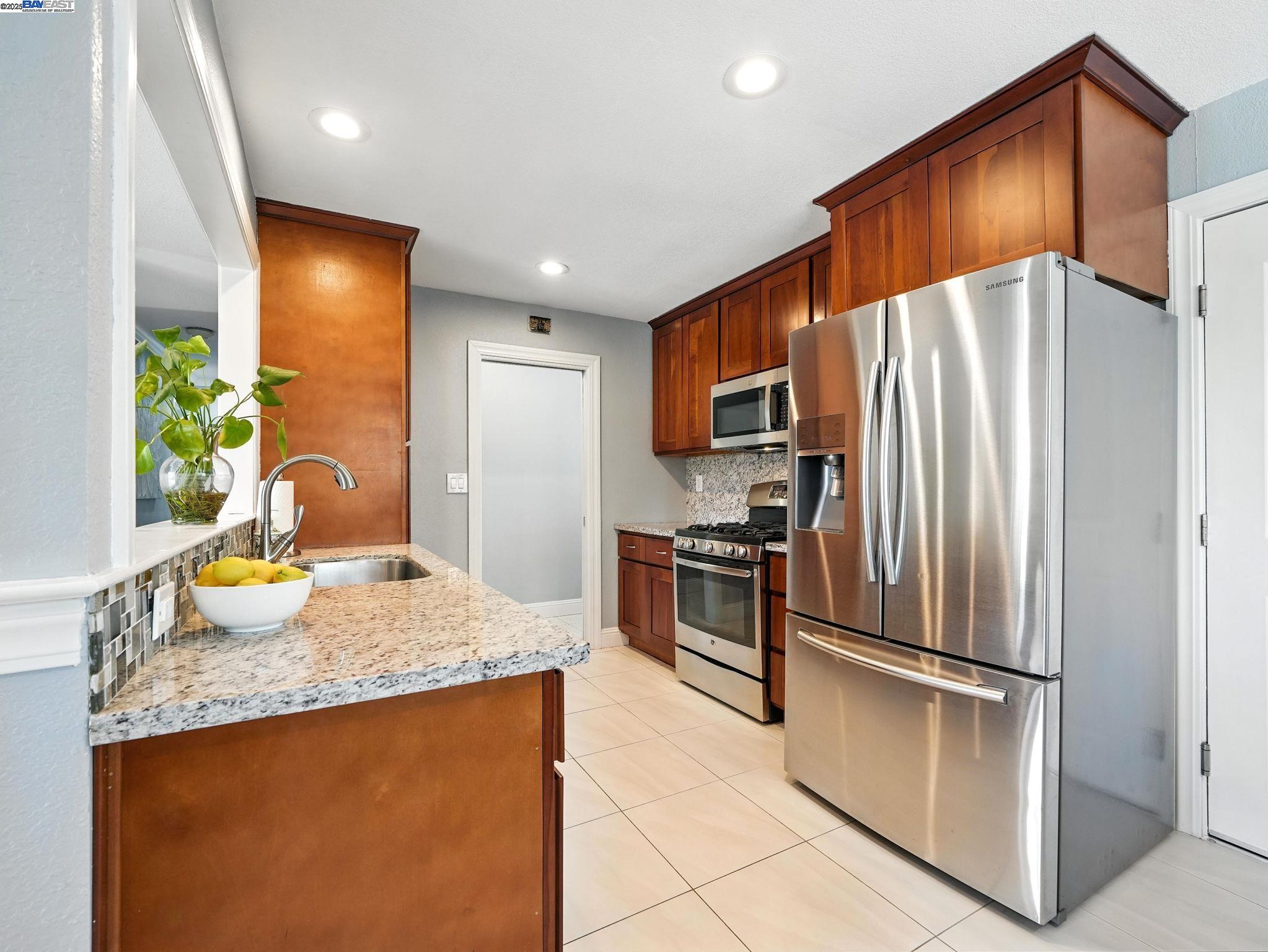 Detail Gallery Image 6 of 37 For 1651 Estates Ct, San Jose,  CA 95127 - 3 Beds | 2 Baths