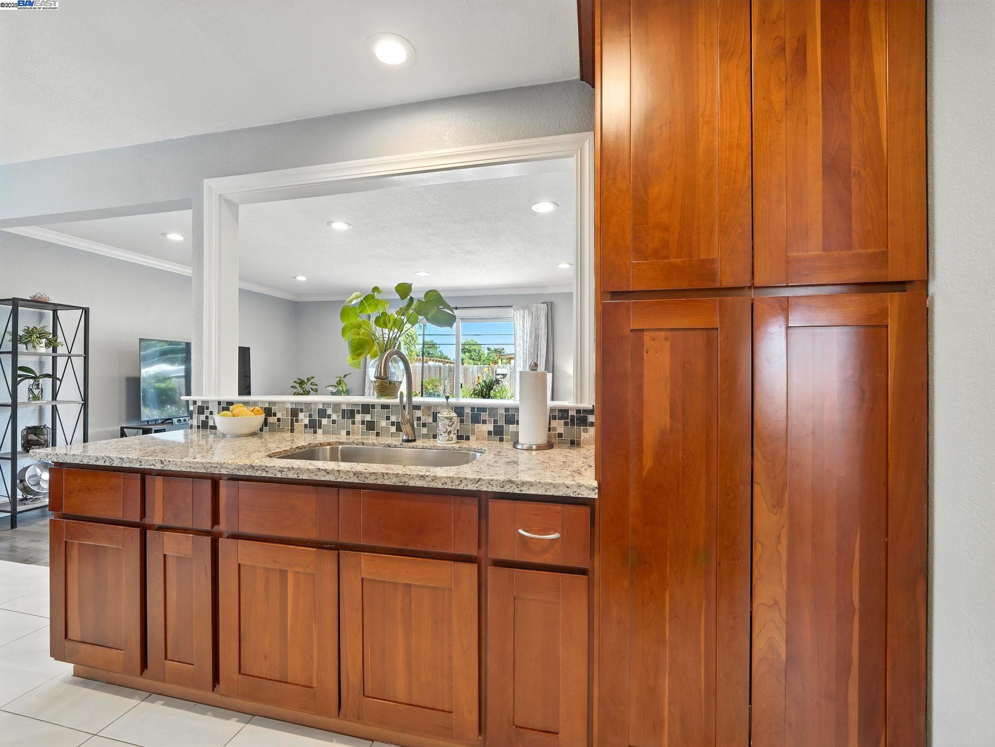 Detail Gallery Image 8 of 37 For 1651 Estates Ct, San Jose,  CA 95127 - 3 Beds | 2 Baths