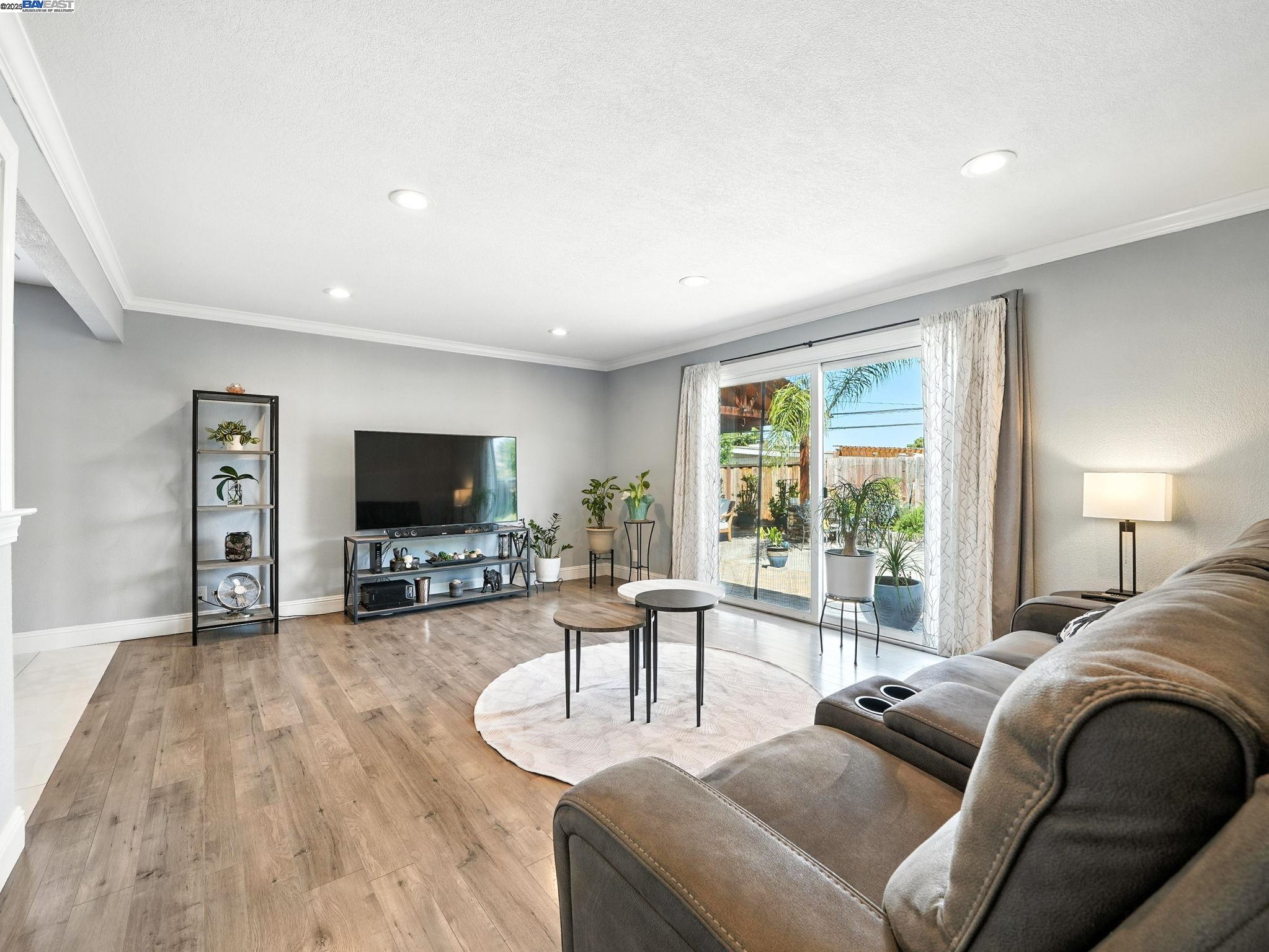 Detail Gallery Image 9 of 37 For 1651 Estates Ct, San Jose,  CA 95127 - 3 Beds | 2 Baths