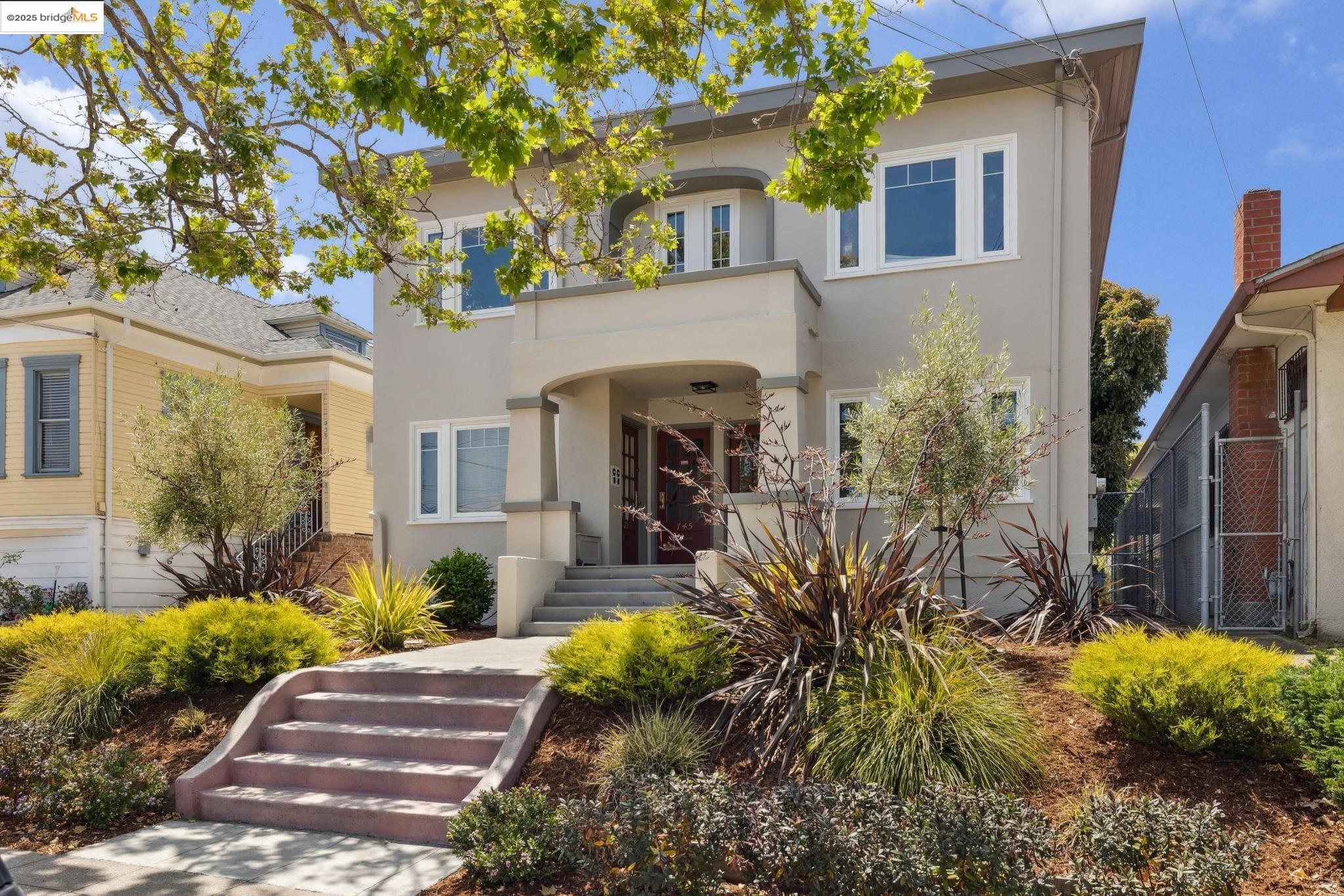 Detail Gallery Image 2 of 35 For 747 55th St, Oakland,  CA 94609 - – Beds | – Baths
