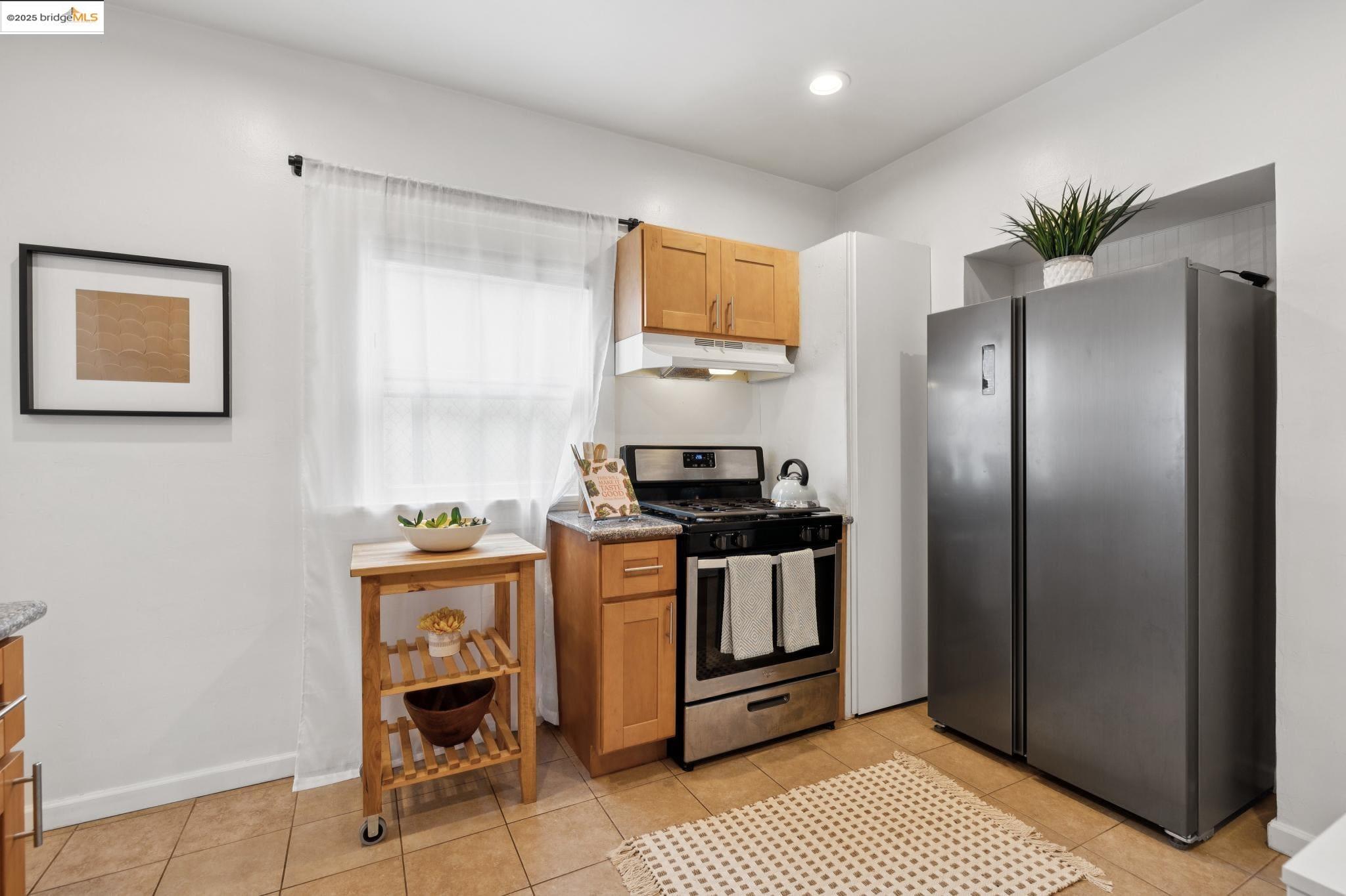 Detail Gallery Image 18 of 35 For 747 55th St, Oakland,  CA 94609 - – Beds | – Baths