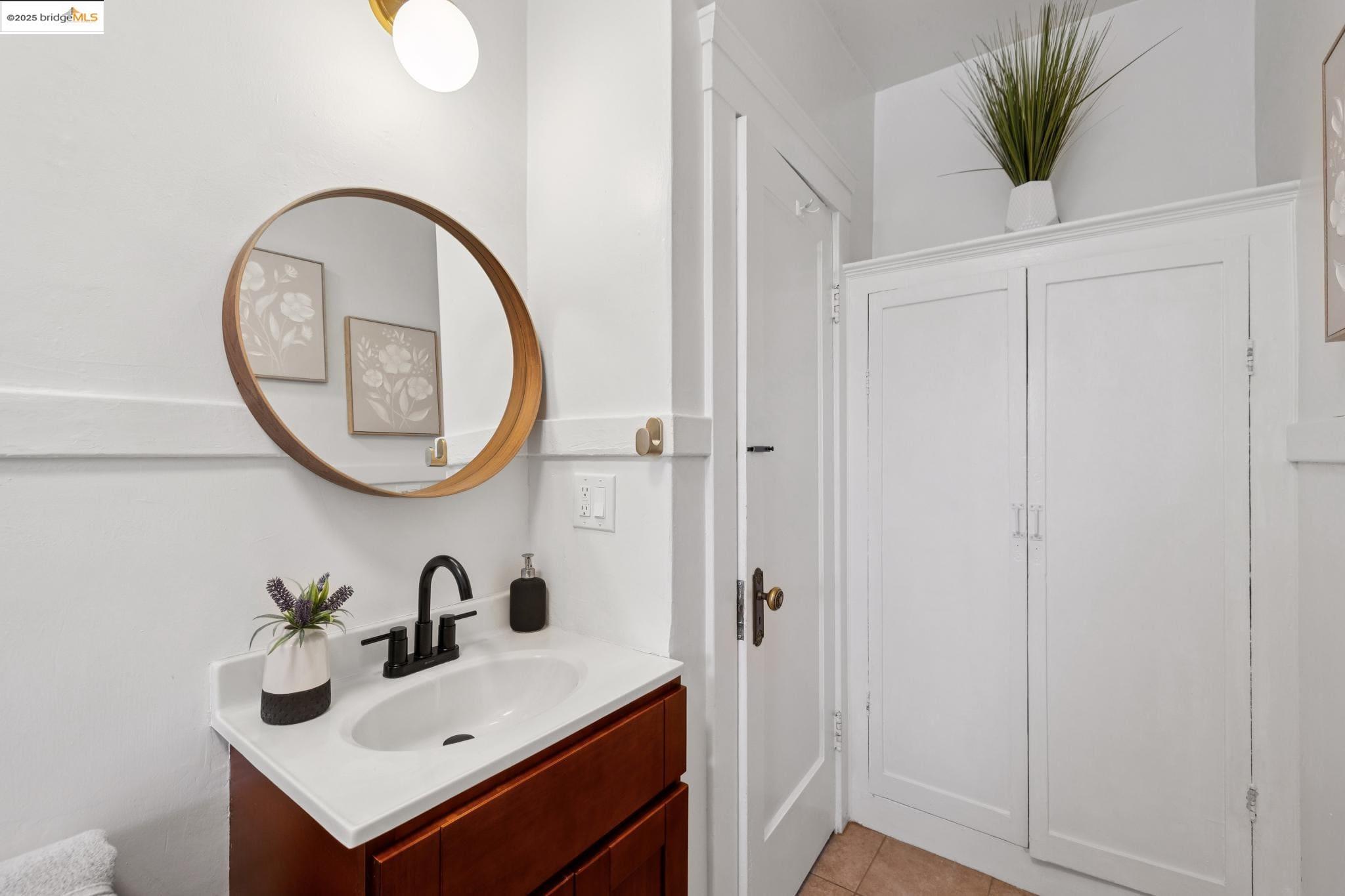 Detail Gallery Image 23 of 35 For 747 55th St, Oakland,  CA 94609 - – Beds | – Baths