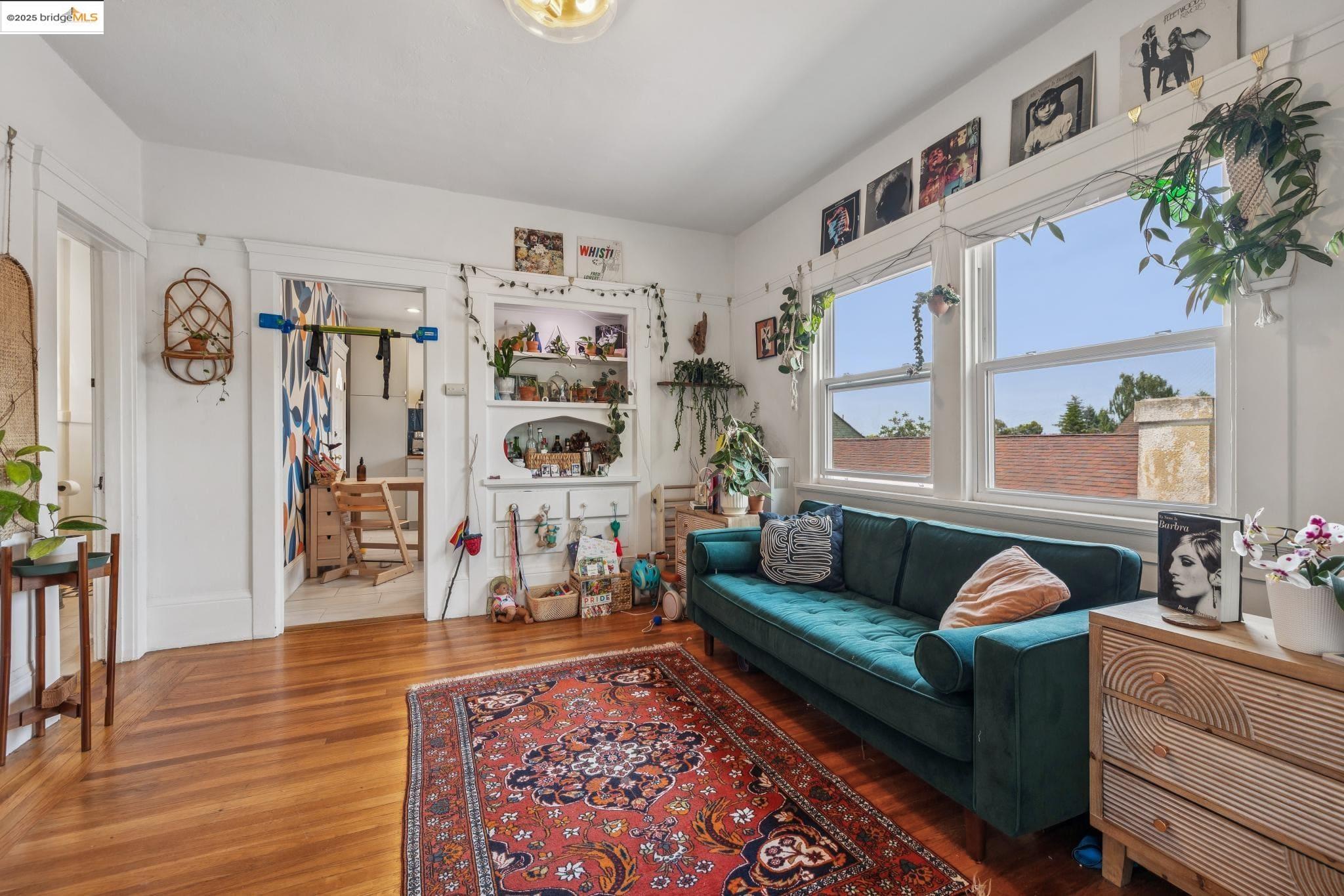 Detail Gallery Image 24 of 35 For 747 55th St, Oakland,  CA 94609 - – Beds | – Baths