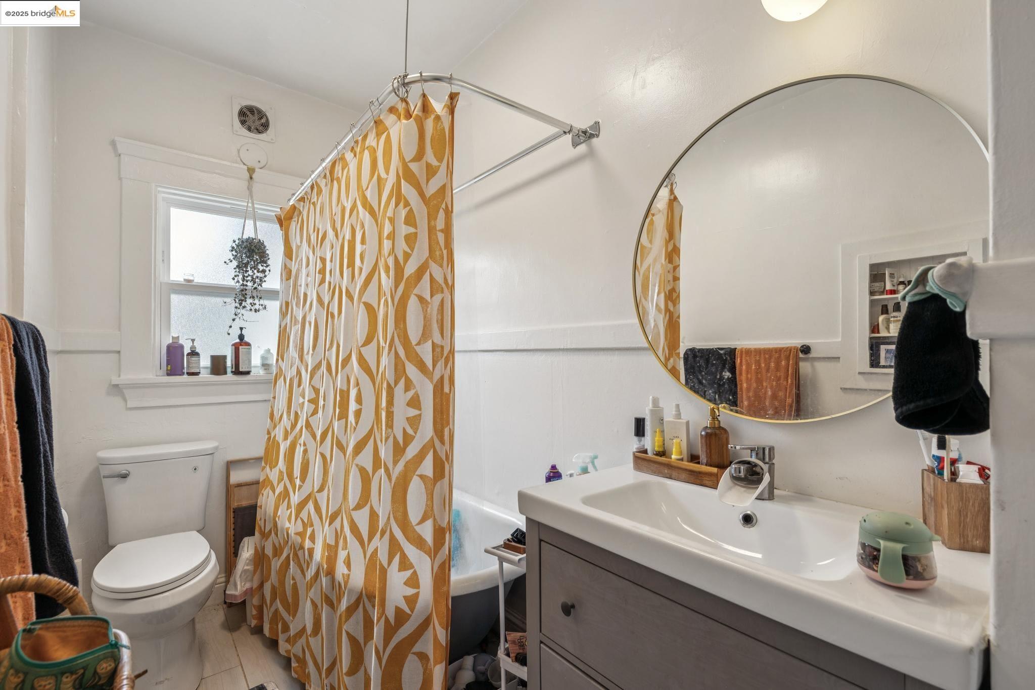 Detail Gallery Image 33 of 35 For 747 55th St, Oakland,  CA 94609 - – Beds | – Baths