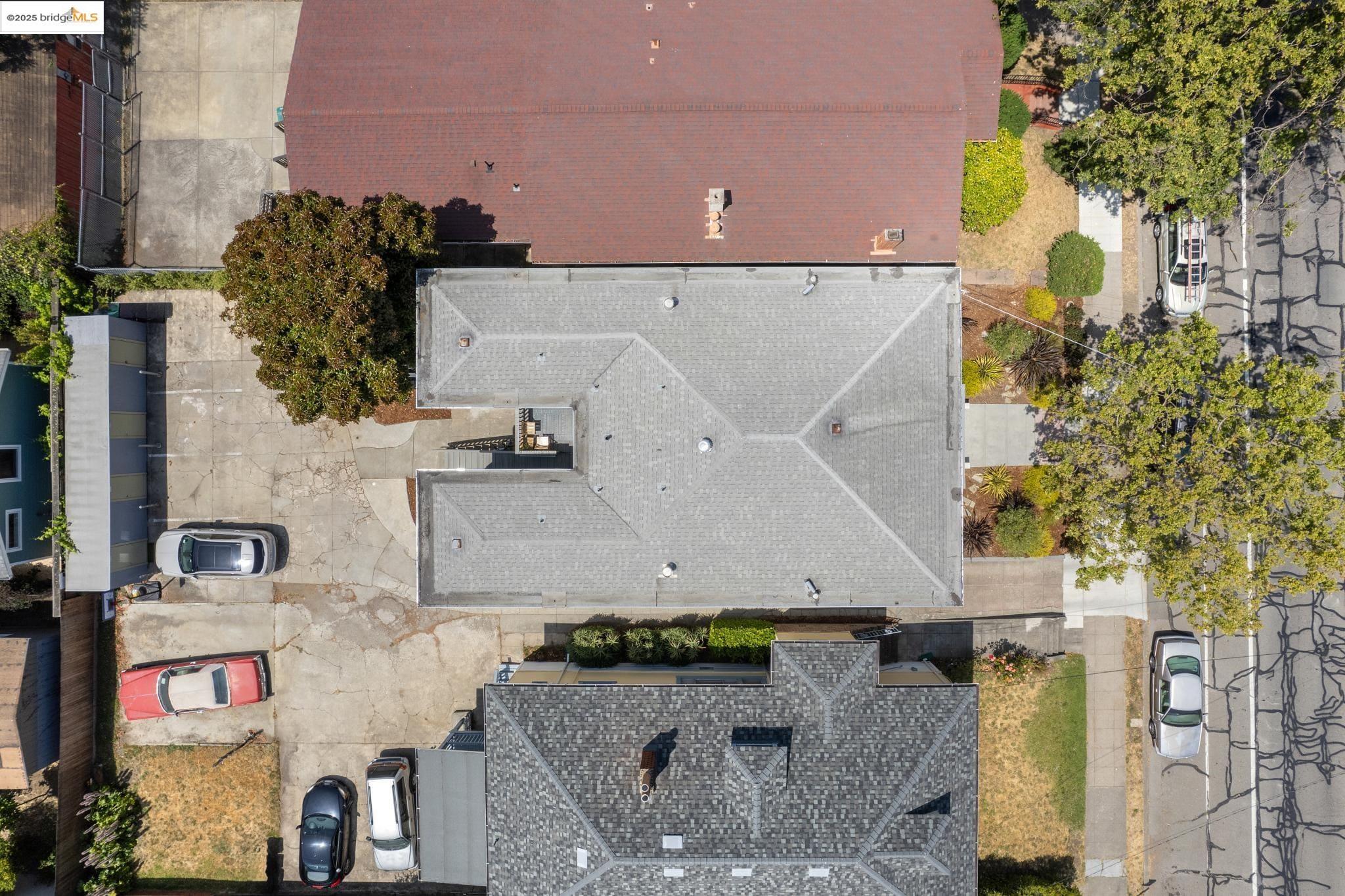 Detail Gallery Image 7 of 35 For 747 55th St, Oakland,  CA 94609 - – Beds | – Baths