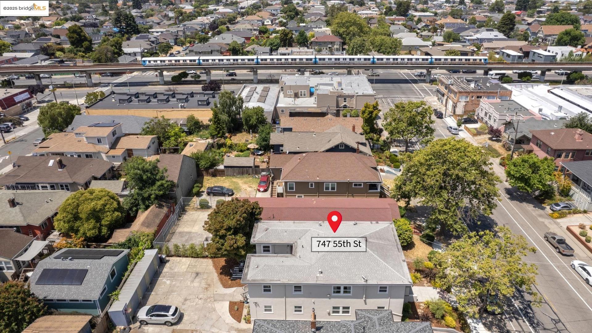 Detail Gallery Image 8 of 35 For 747 55th St, Oakland,  CA 94609 - – Beds | – Baths