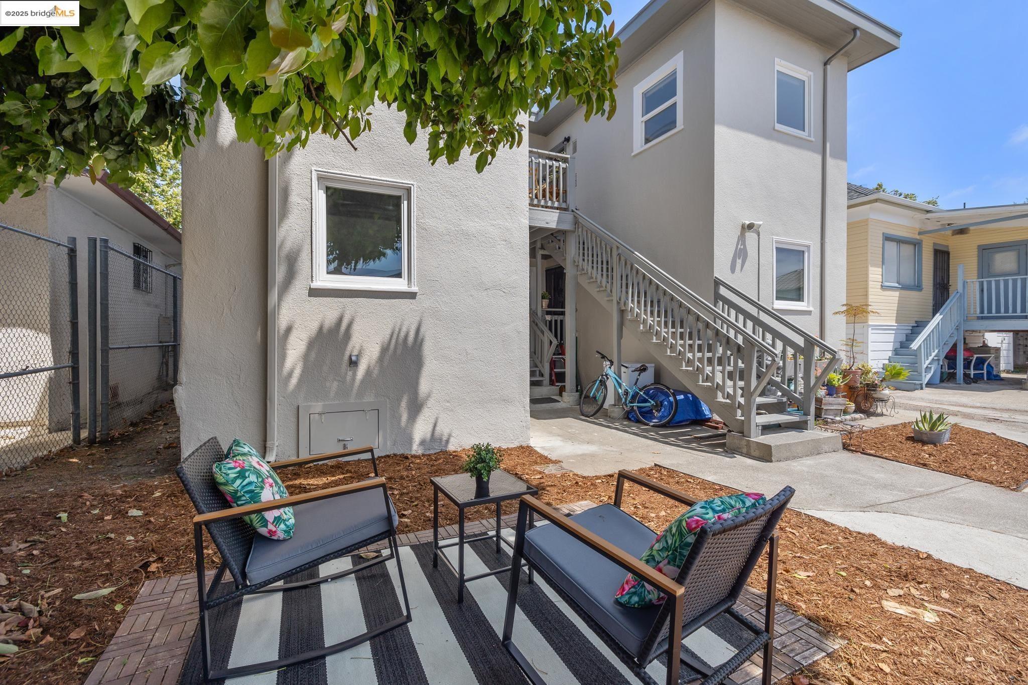 Detail Gallery Image 9 of 35 For 747 55th St, Oakland,  CA 94609 - – Beds | – Baths