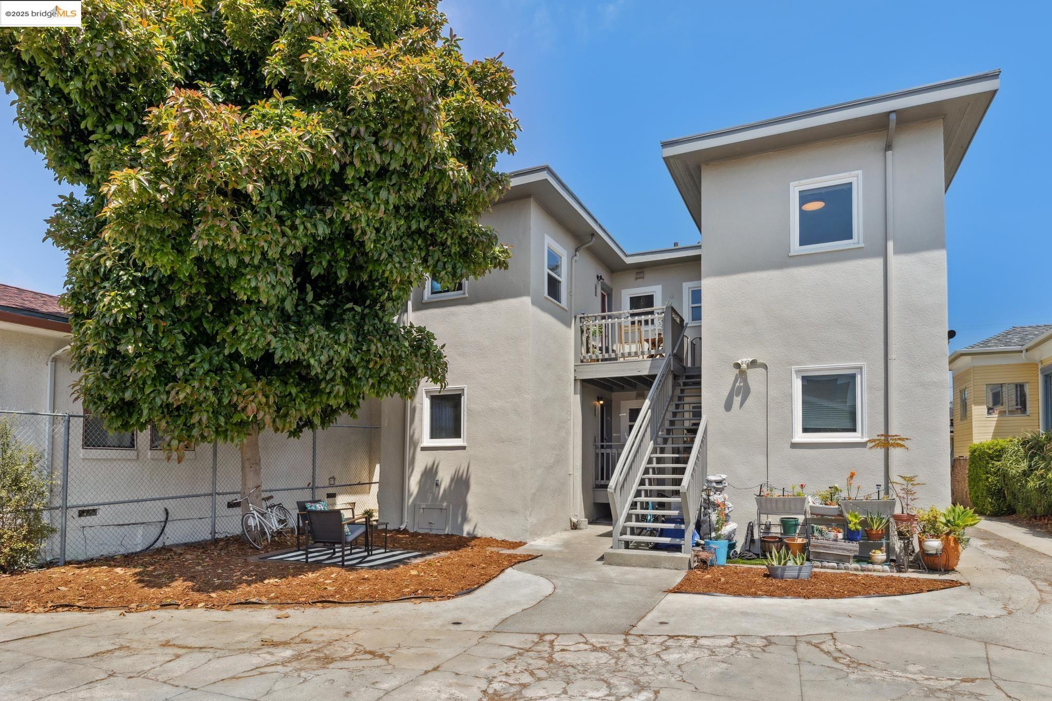 Detail Gallery Image 10 of 35 For 747 55th St, Oakland,  CA 94609 - – Beds | – Baths