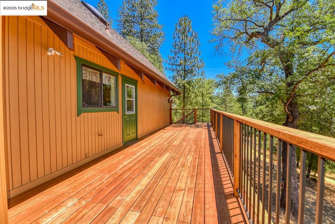 Detail Gallery Image 6 of 28 For 20830 Point View Dr, Groveland,  CA 95321 - 3 Beds | 2/1 Baths