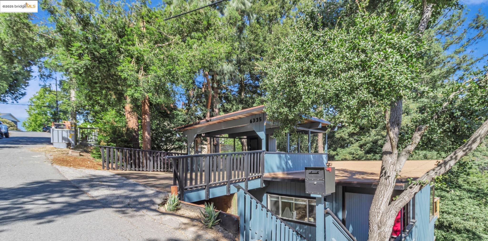 Detail Gallery Image 1 of 1 For 6335 Girvin Dr, Oakland,  CA 94611 - 3 Beds | 1 Baths