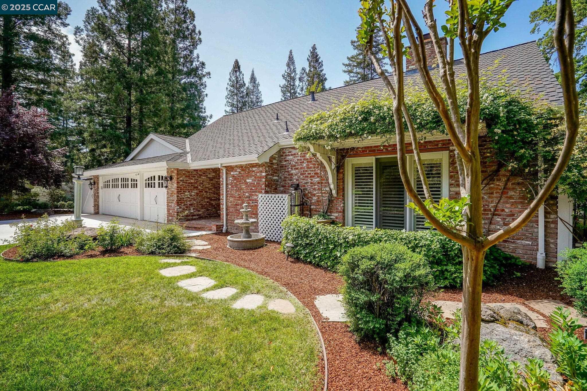 Detail Gallery Image 2 of 48 For 24 Ray Ct, Alamo,  CA 94507 - 4 Beds | 3 Baths