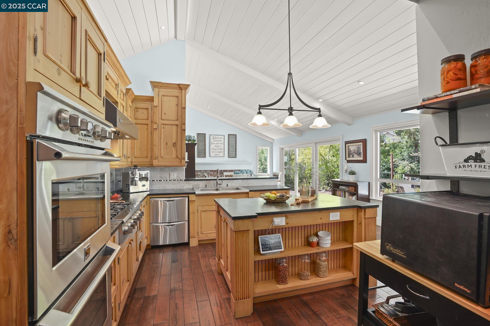 Detail Gallery Image 12 of 48 For 24 Ray Ct, Alamo,  CA 94507 - 4 Beds | 3 Baths