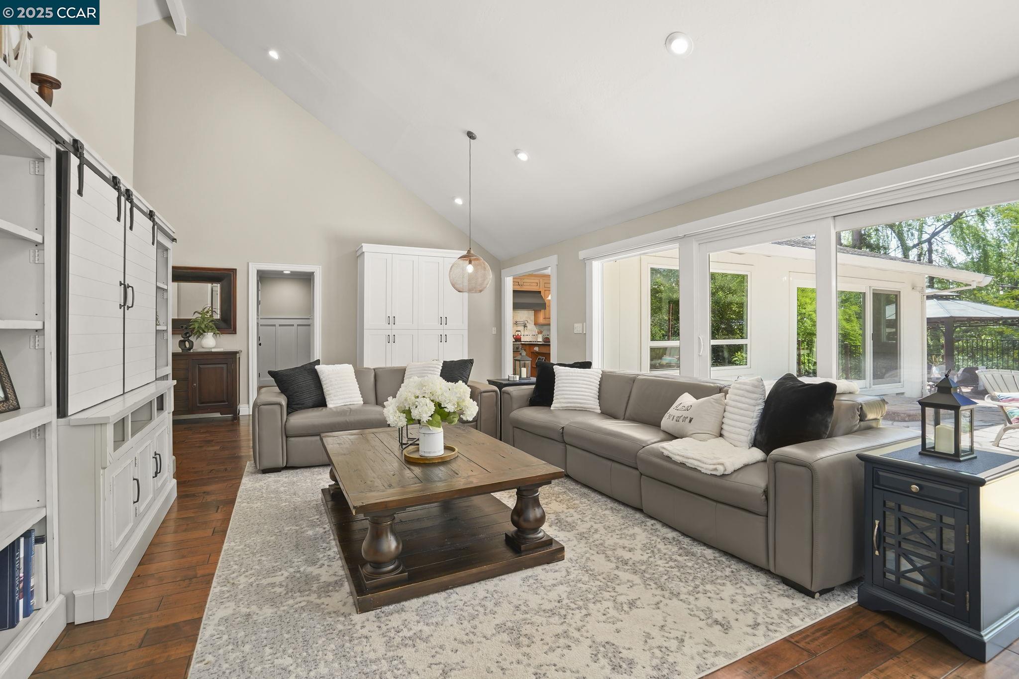 Detail Gallery Image 7 of 48 For 24 Ray Ct, Alamo,  CA 94507 - 4 Beds | 3 Baths