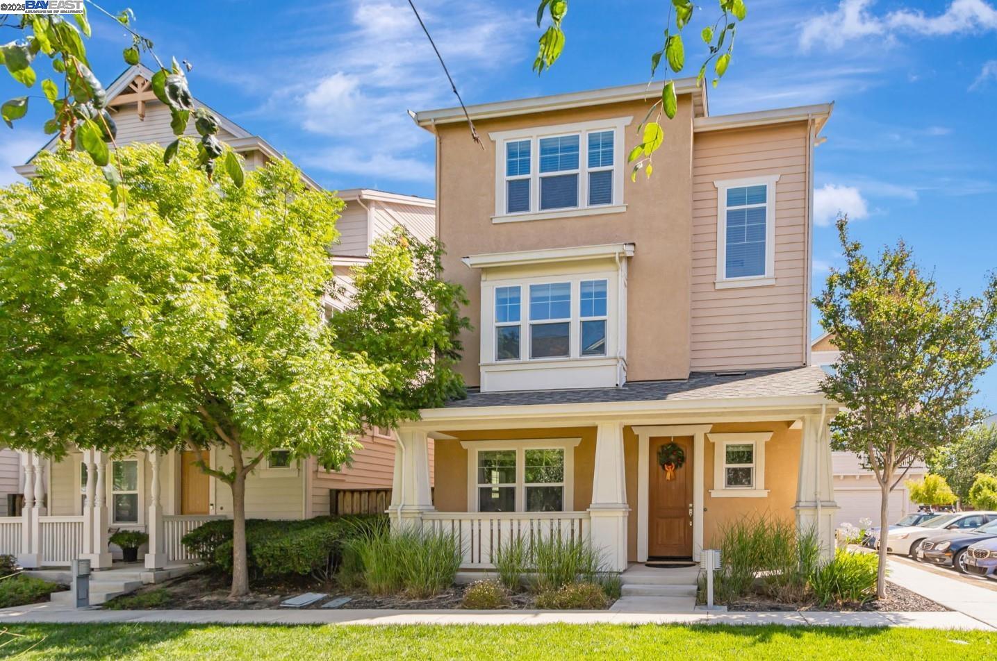 Detail Gallery Image 2 of 34 For 705 Cannery Pl, San Jose,  CA 95112 - 3 Beds | 3/1 Baths