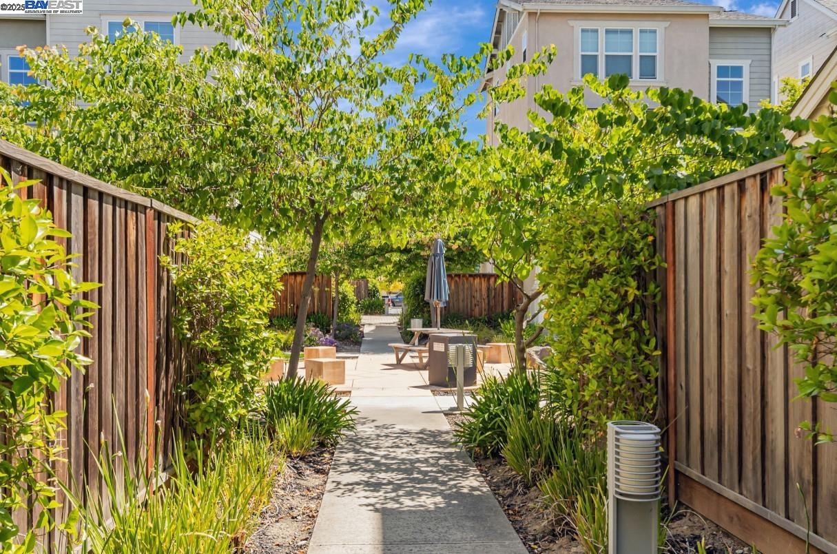 Detail Gallery Image 23 of 34 For 705 Cannery Pl, San Jose,  CA 95112 - 3 Beds | 3/1 Baths