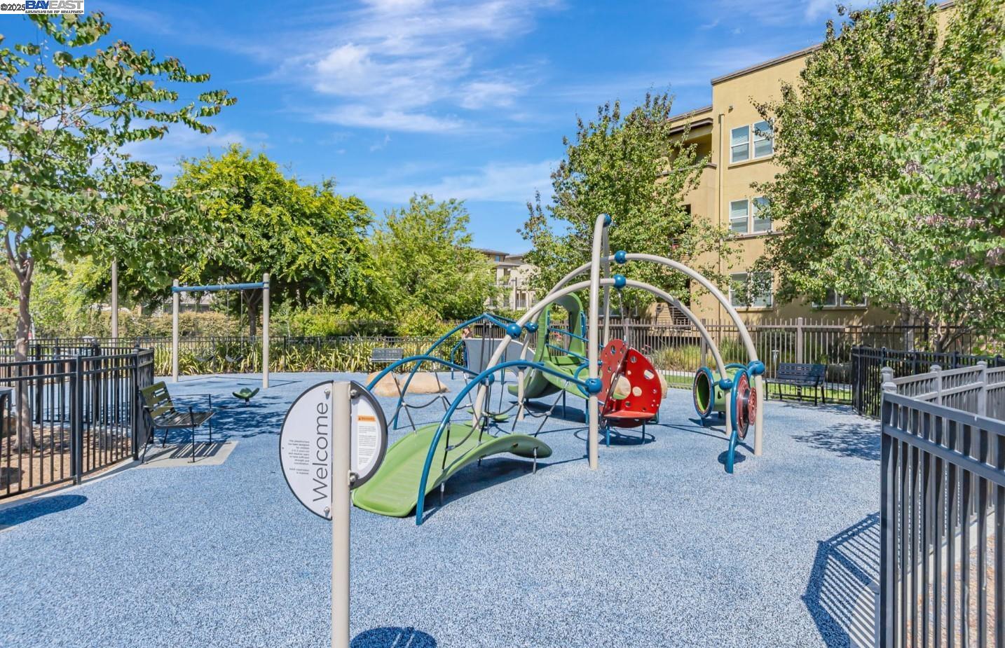 Detail Gallery Image 33 of 34 For 705 Cannery Pl, San Jose,  CA 95112 - 3 Beds | 3/1 Baths