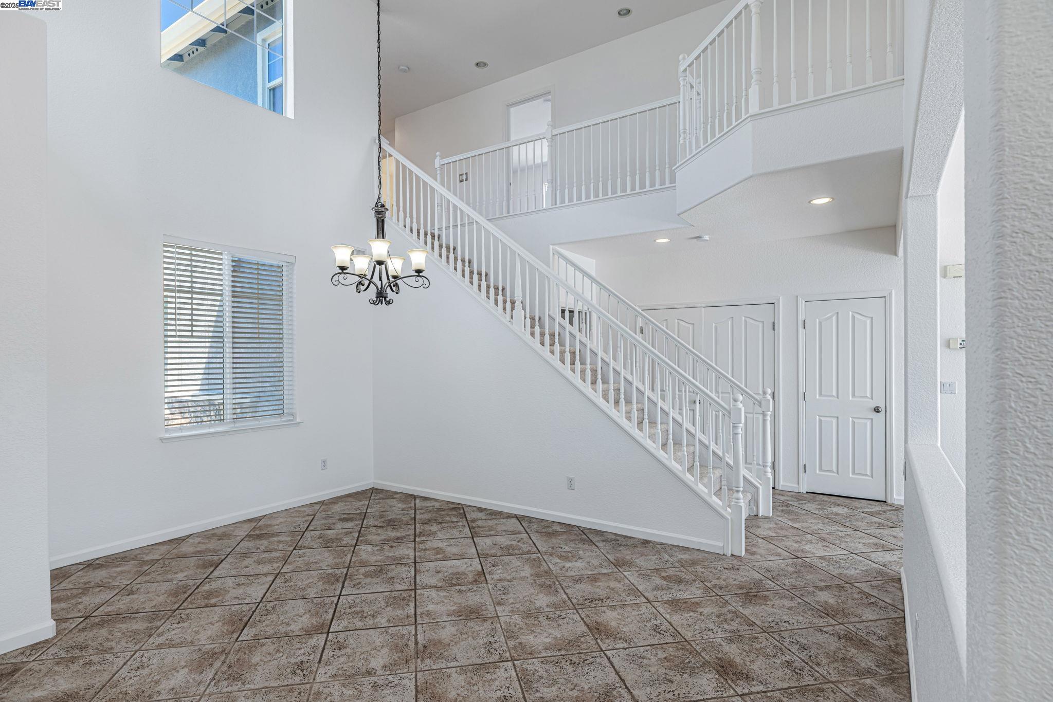 Detail Gallery Image 2 of 12 For 13238 Cedarbrook Way, Lathrop,  CA 95330 - 4 Beds | 3 Baths
