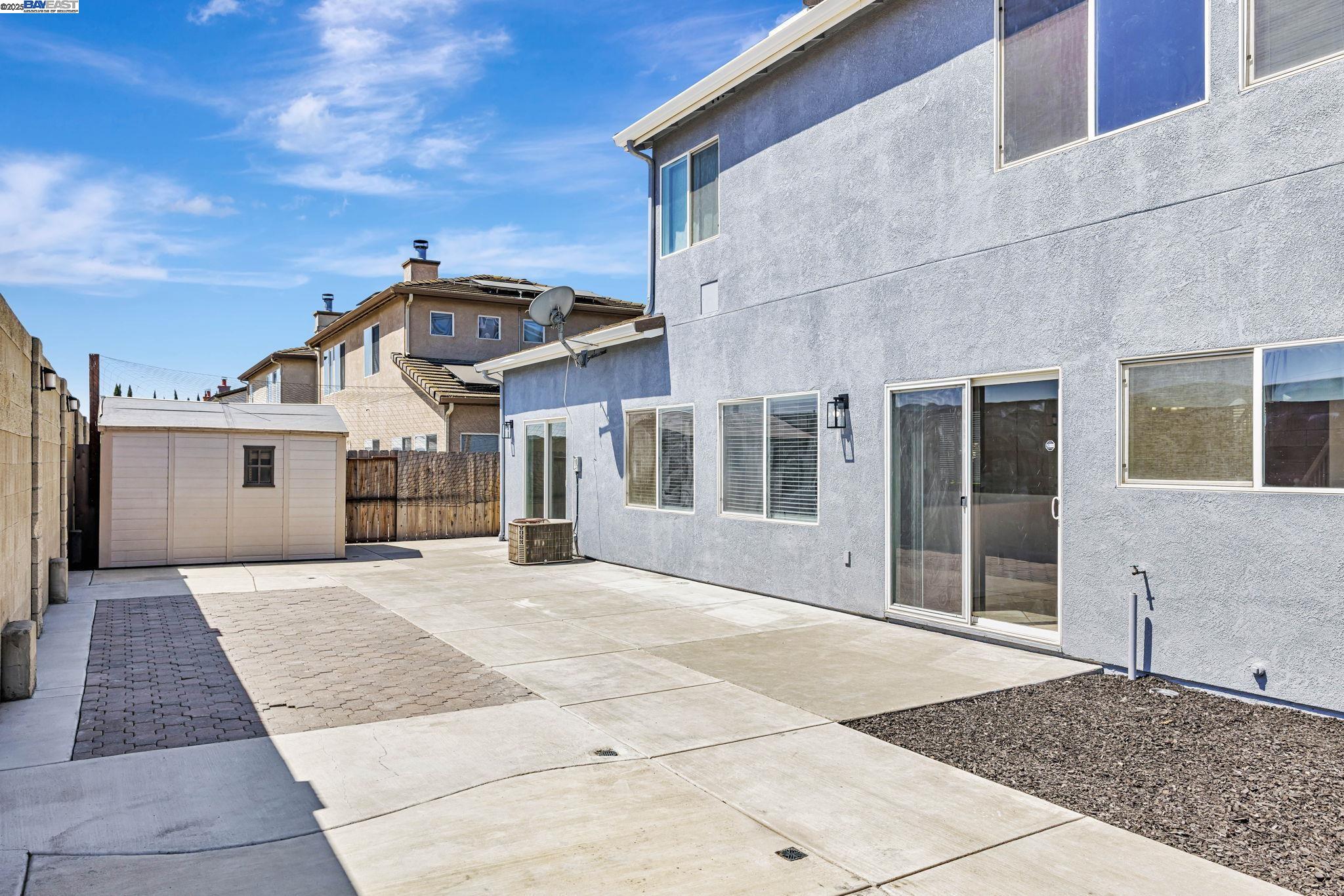 Detail Gallery Image 12 of 12 For 13238 Cedarbrook Way, Lathrop,  CA 95330 - 4 Beds | 3 Baths