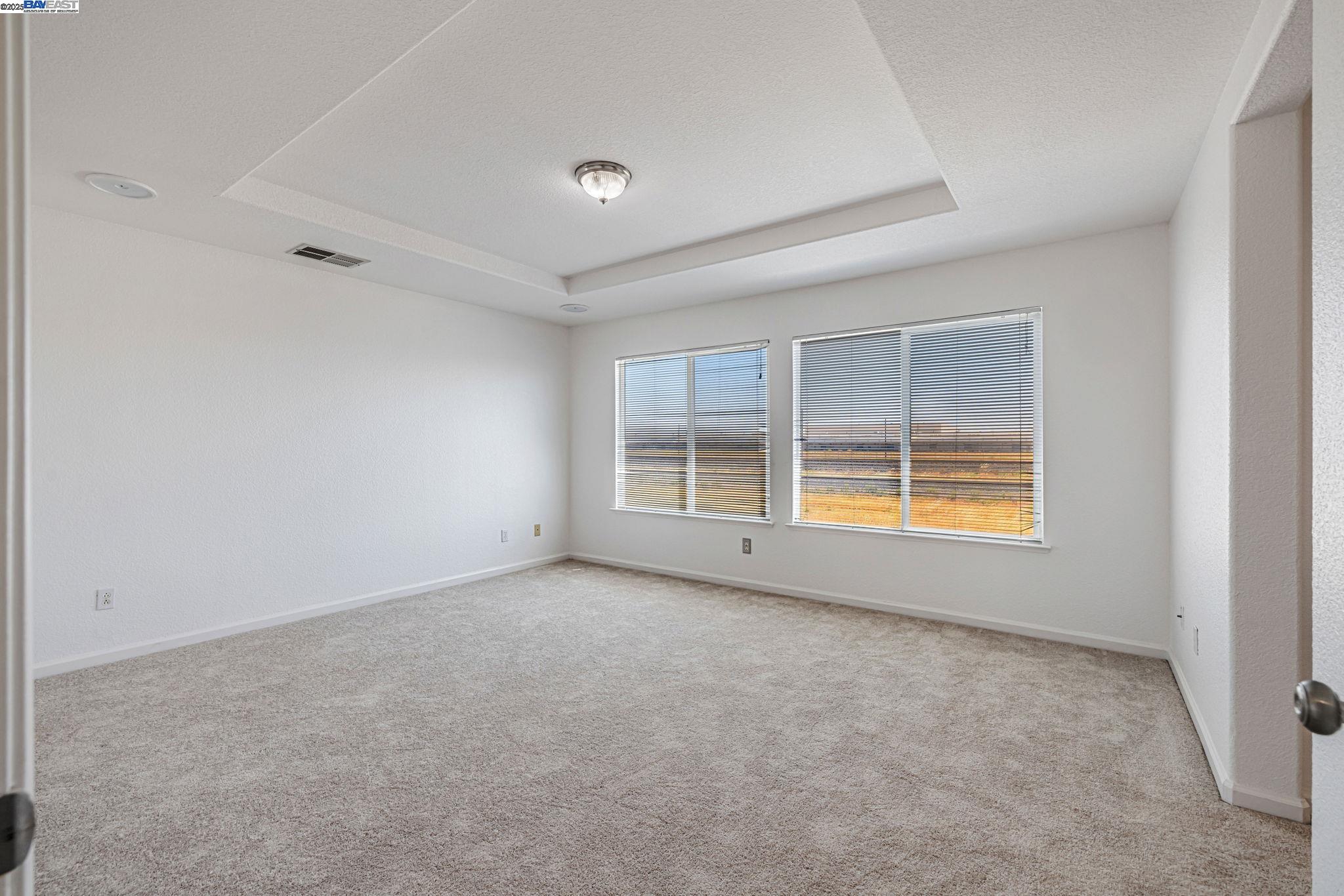 Detail Gallery Image 8 of 12 For 13238 Cedarbrook Way, Lathrop,  CA 95330 - 4 Beds | 3 Baths