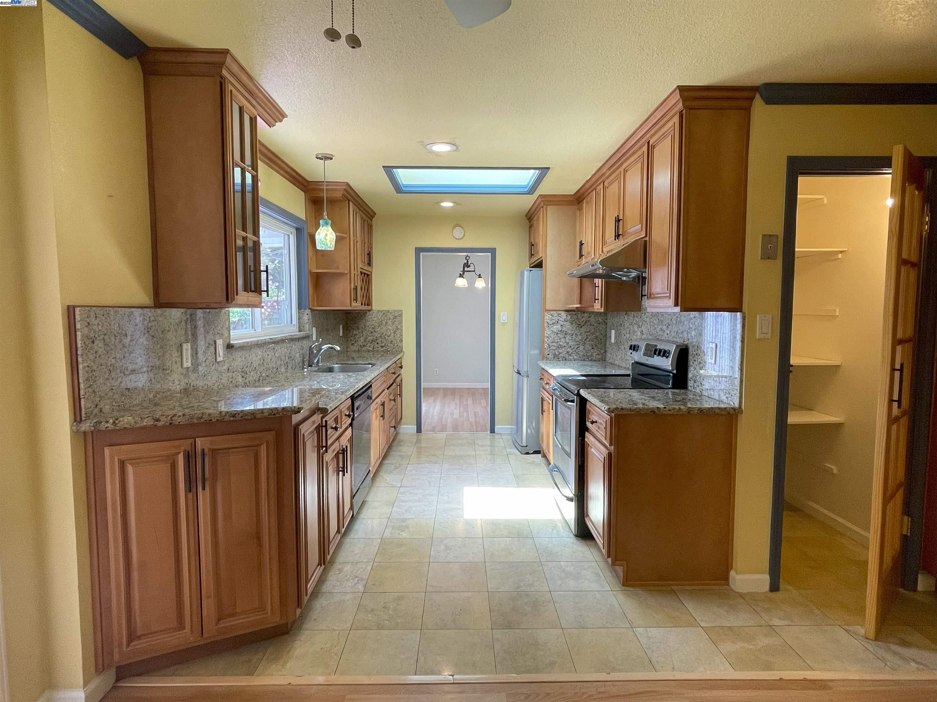 4902 Everglades Park Dr, Fremont, California 94538, 4 Bedrooms Bedrooms, 8 Rooms Rooms,2 BathroomsBathrooms,Residential Lease,For Rent,4902 Everglades Park Dr,41102118