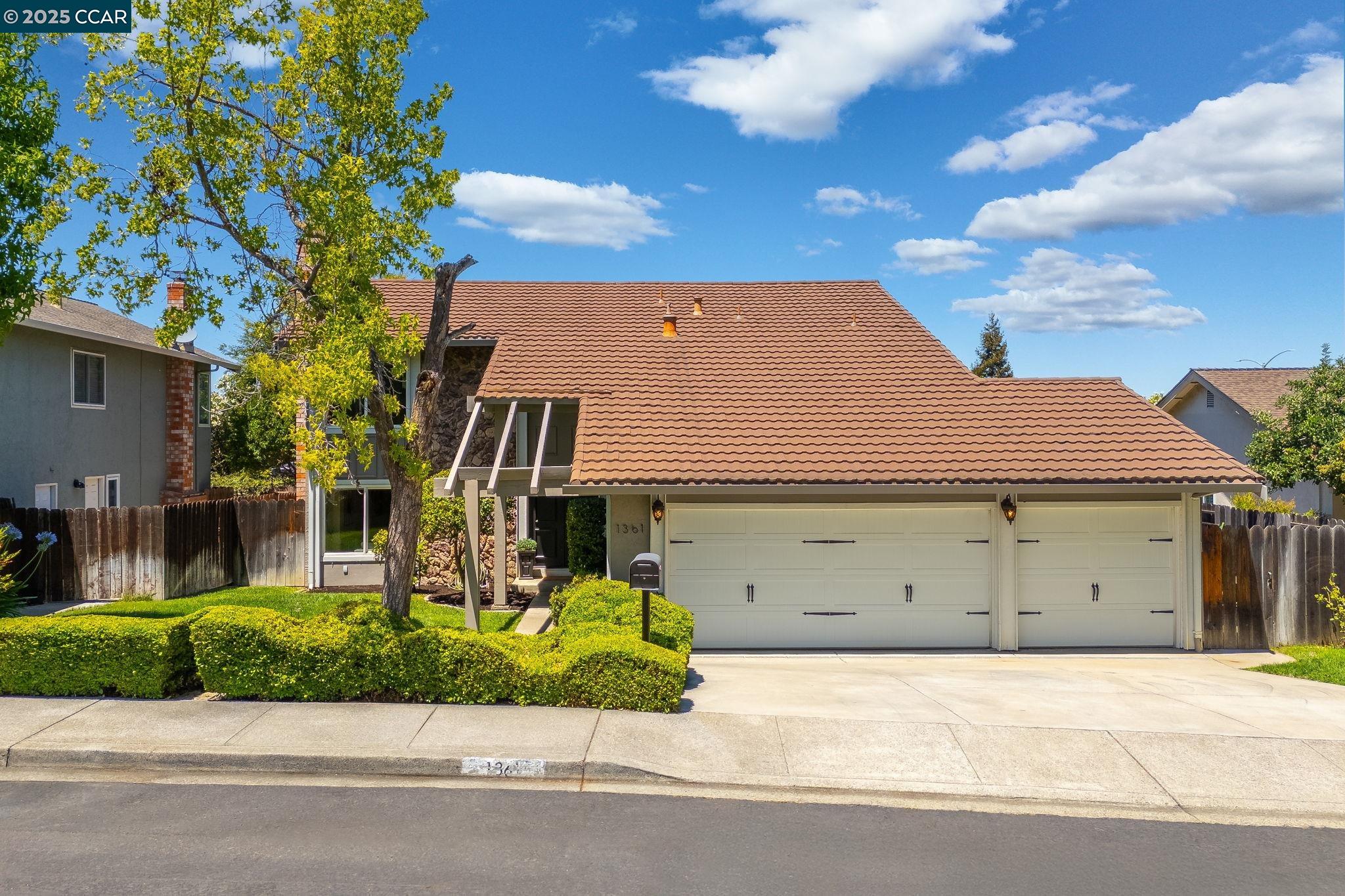 Detail Gallery Image 1 of 1 For 1361 Sussex Way, Concord,  CA 94521 - 4 Beds | 2/1 Baths