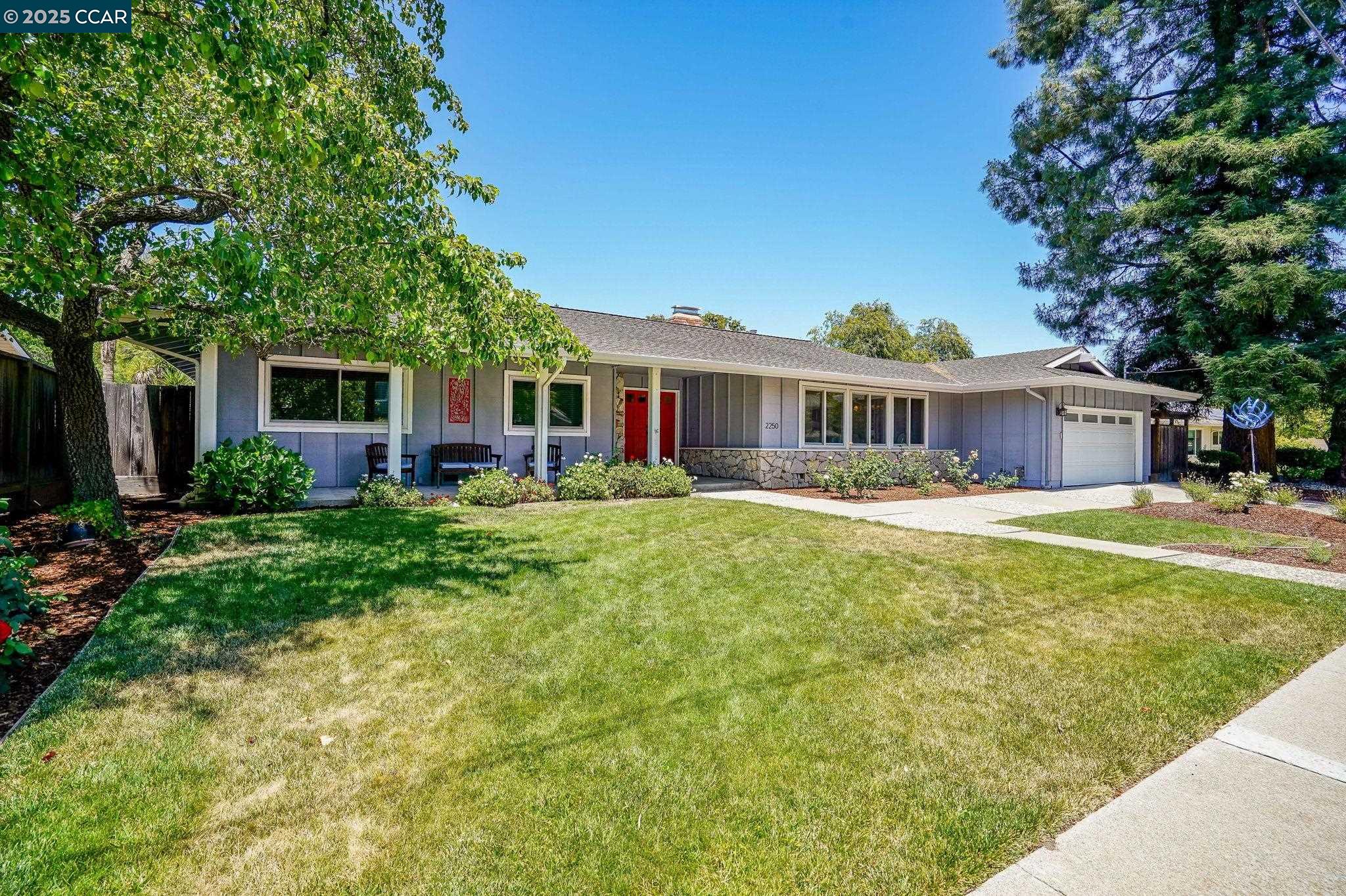Detail Gallery Image 2 of 35 For 2250 Loch Ln, Walnut Creek,  CA 94598 - 4 Beds | 2 Baths