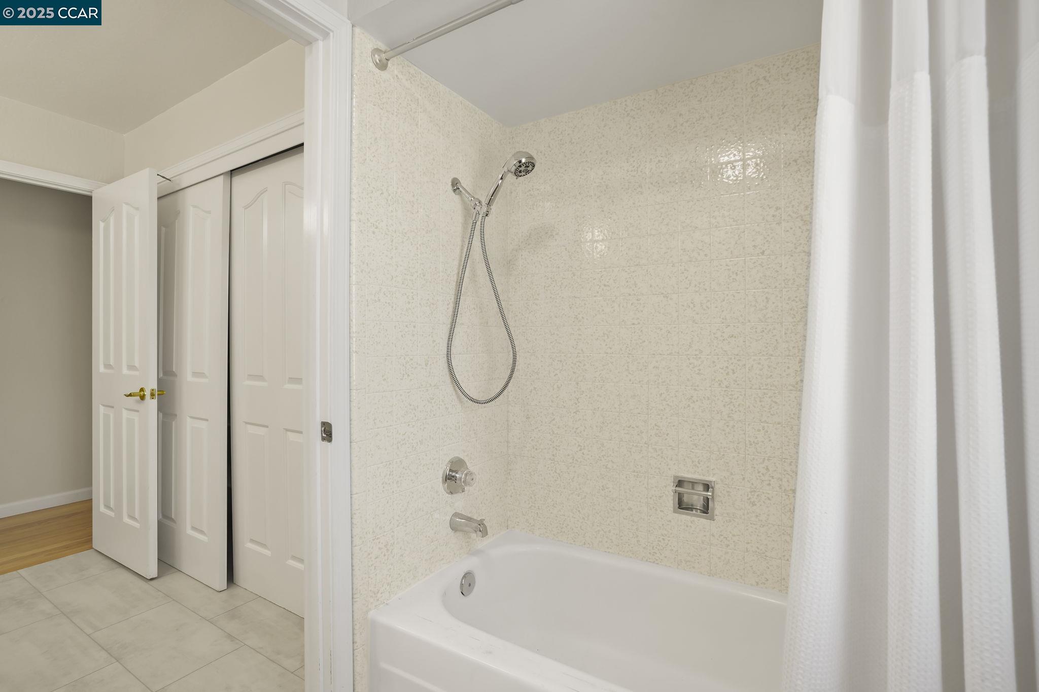 Detail Gallery Image 18 of 35 For 2250 Loch Ln, Walnut Creek,  CA 94598 - 4 Beds | 2 Baths
