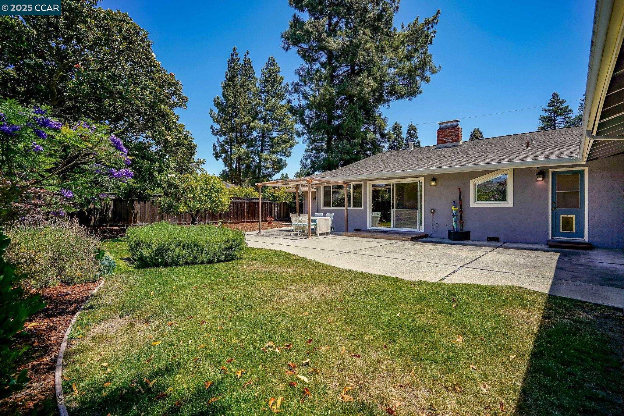 Detail Gallery Image 27 of 35 For 2250 Loch Ln, Walnut Creek,  CA 94598 - 4 Beds | 2 Baths