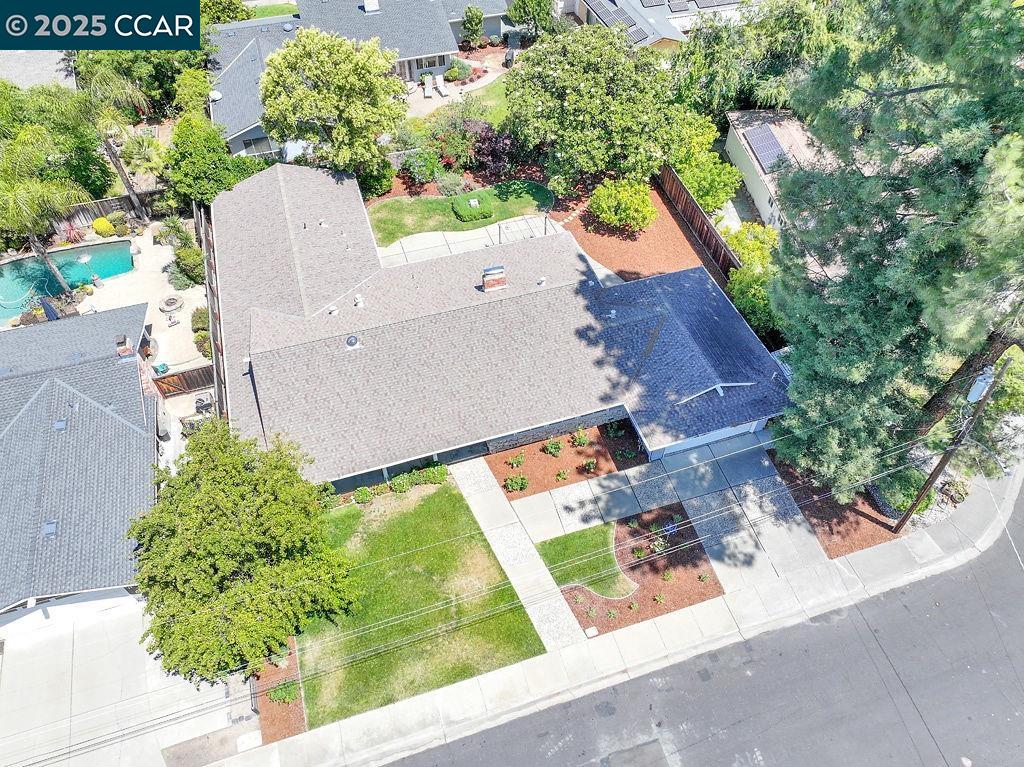 Detail Gallery Image 29 of 35 For 2250 Loch Ln, Walnut Creek,  CA 94598 - 4 Beds | 2 Baths