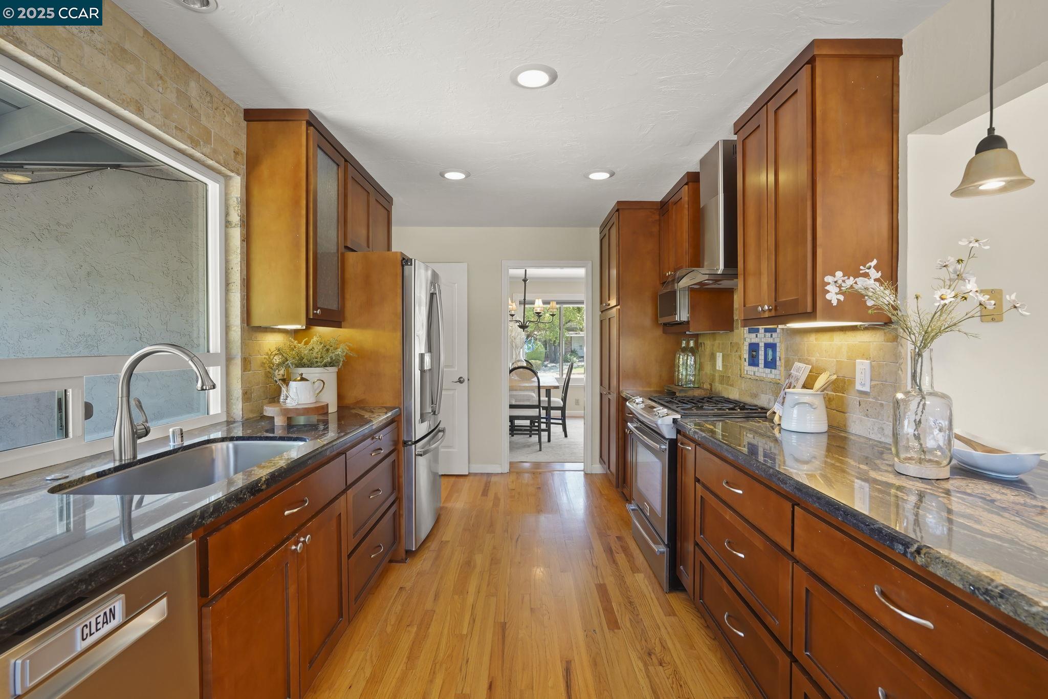 Detail Gallery Image 9 of 35 For 2250 Loch Ln, Walnut Creek,  CA 94598 - 4 Beds | 2 Baths
