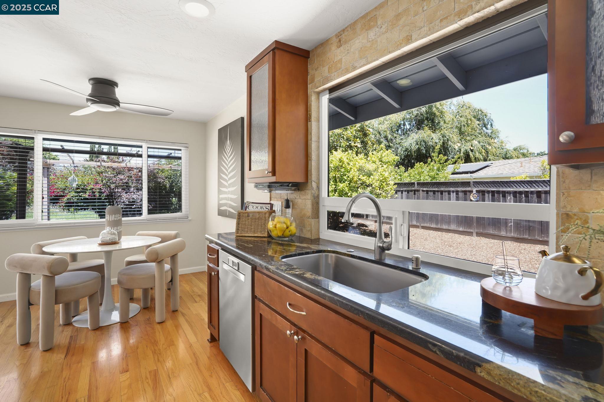Detail Gallery Image 10 of 35 For 2250 Loch Ln, Walnut Creek,  CA 94598 - 4 Beds | 2 Baths