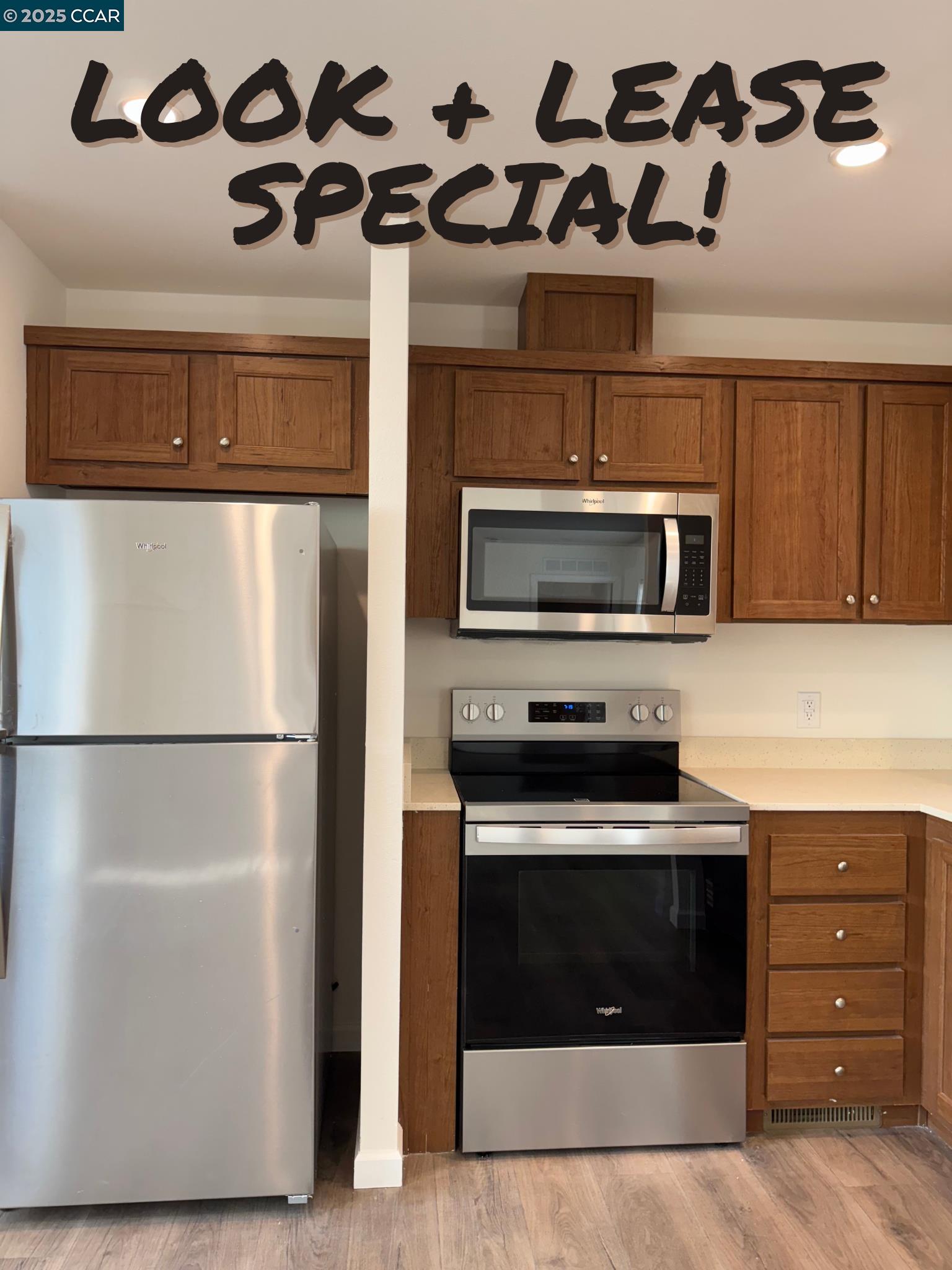 Detail Gallery Image 1 of 12 For 414 N School St, Lodi,  CA 95240 - 3 Beds | 2 Baths