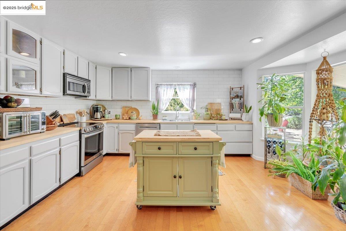 Detail Gallery Image 3 of 37 For 18475 E Hershey Rd, Tuolumne,  CA 95379 - 3 Beds | 2 Baths