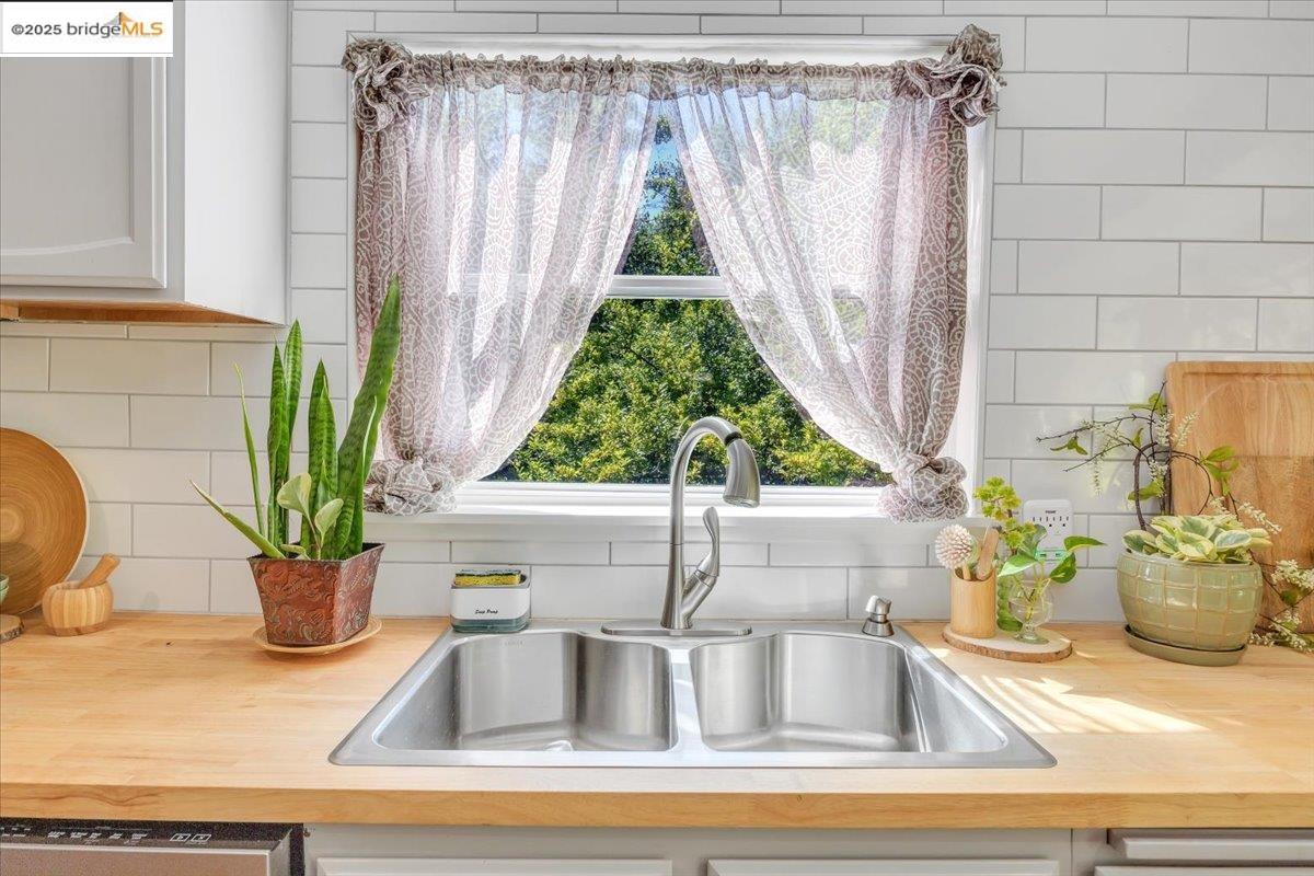 Detail Gallery Image 5 of 37 For 18475 E Hershey Rd, Tuolumne,  CA 95379 - 3 Beds | 2 Baths