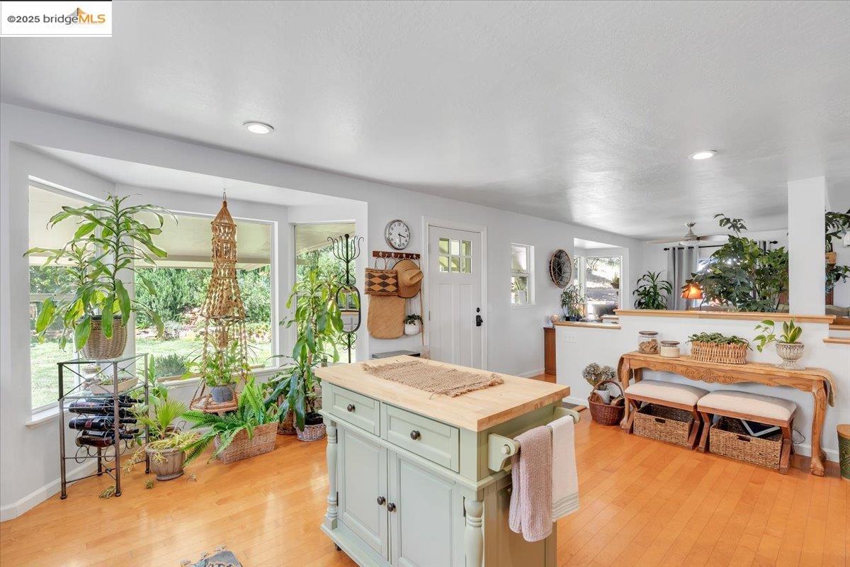 Detail Gallery Image 6 of 37 For 18475 E Hershey Rd, Tuolumne,  CA 95379 - 3 Beds | 2 Baths