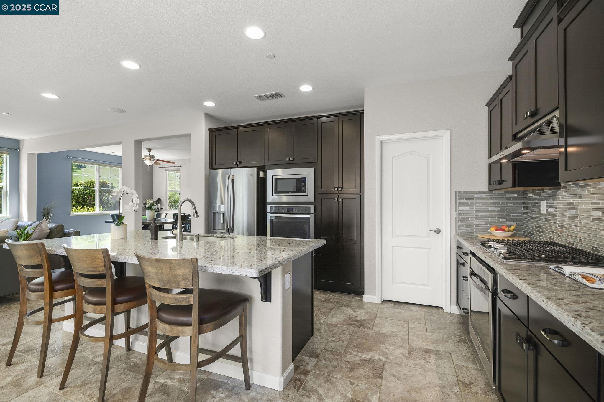 Detail Gallery Image 12 of 38 For 190 Pasilla Ct, Morgan Hill,  CA 95037 - 3 Beds | 2/1 Baths