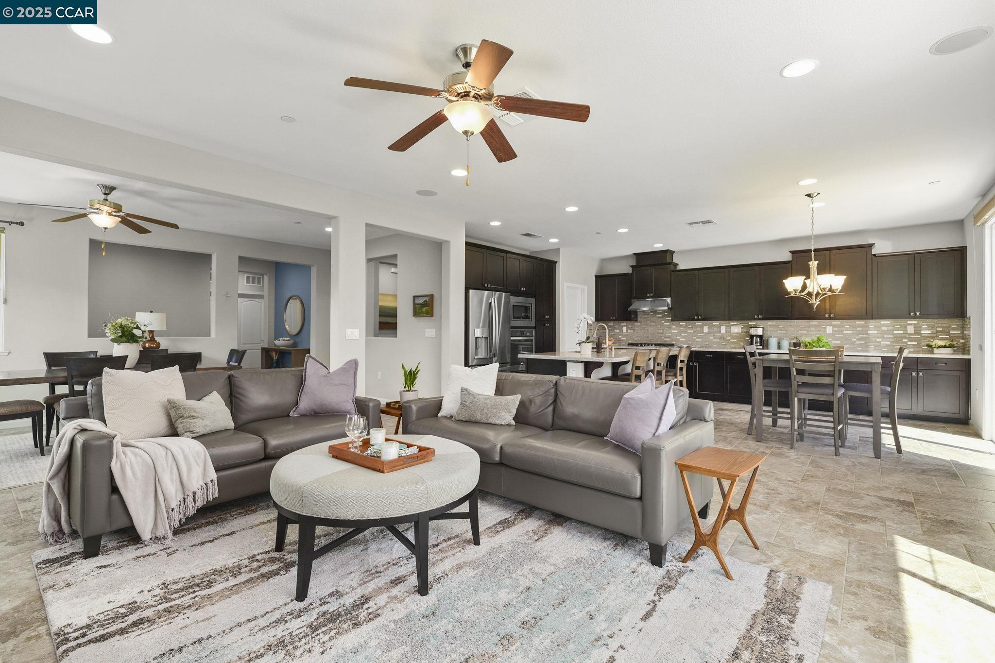Detail Gallery Image 9 of 38 For 190 Pasilla Ct, Morgan Hill,  CA 95037 - 3 Beds | 2/1 Baths