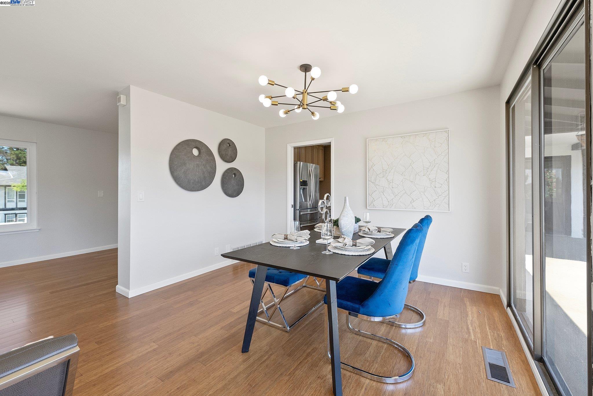 Detail Gallery Image 12 of 60 For 27896 Adobe Ct, Hayward,  CA 94542 - 5 Beds | 3 Baths
