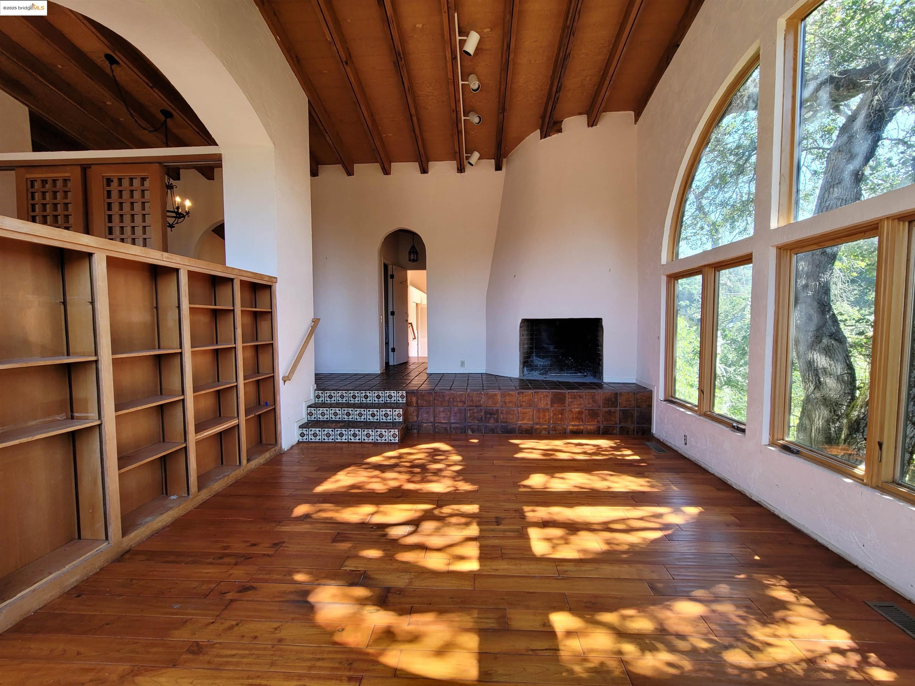 Detail Gallery Image 19 of 59 For 40 Hilldale Ct, Orinda,  CA 94563 - 5 Beds | 4/1 Baths