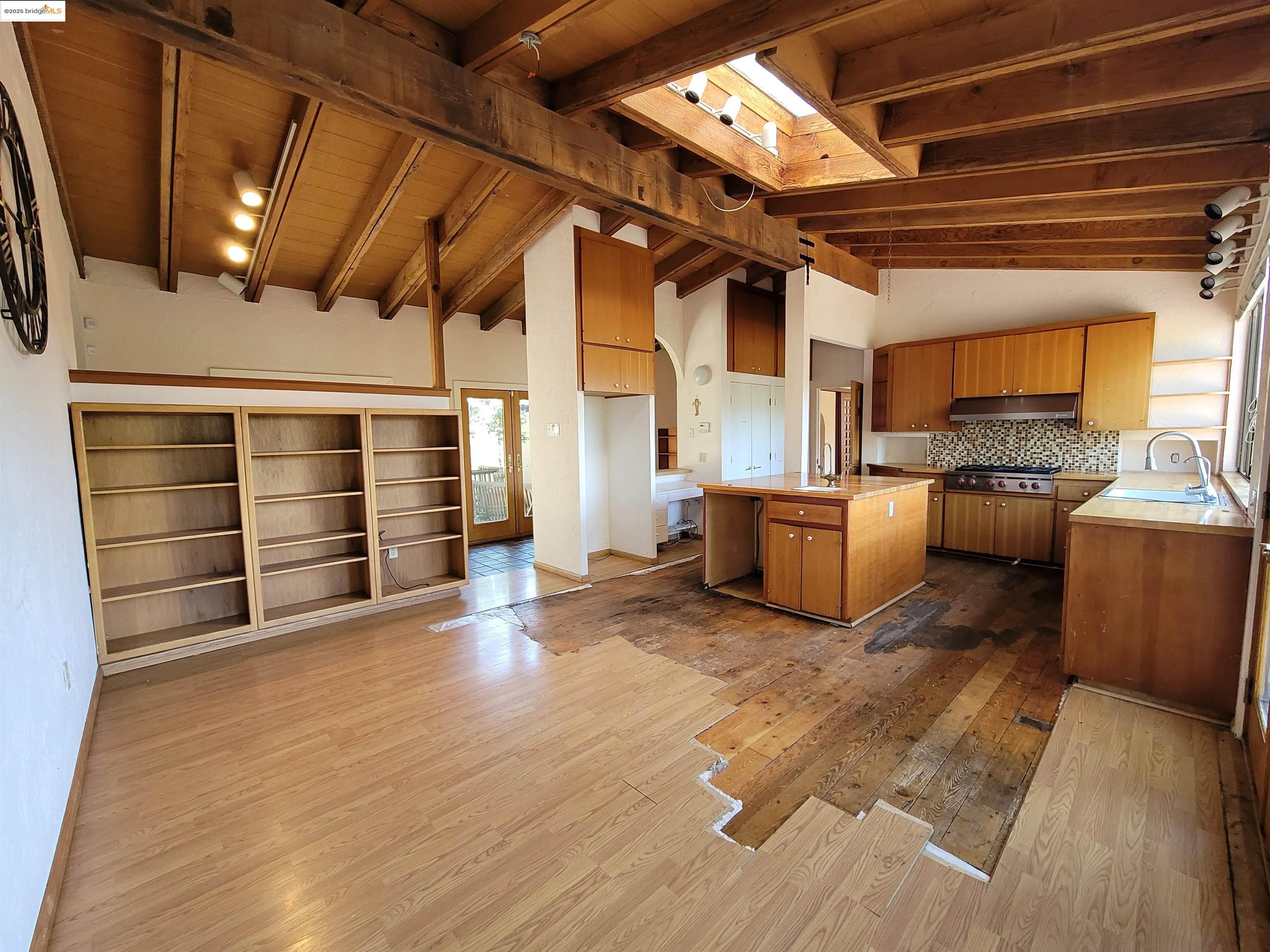 Detail Gallery Image 24 of 59 For 40 Hilldale Ct, Orinda,  CA 94563 - 5 Beds | 4/1 Baths