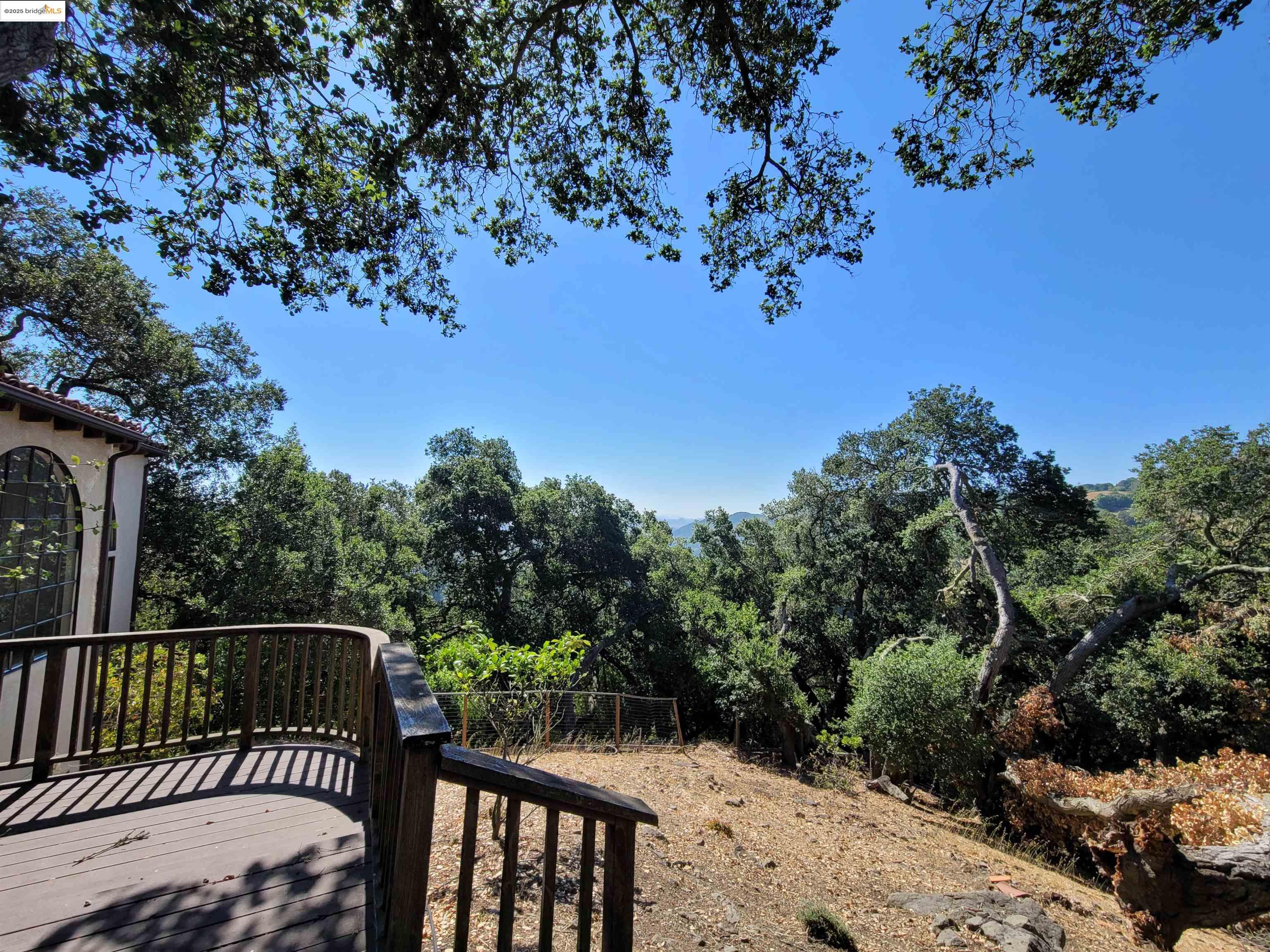 Detail Gallery Image 40 of 59 For 40 Hilldale Ct, Orinda,  CA 94563 - 5 Beds | 4/1 Baths