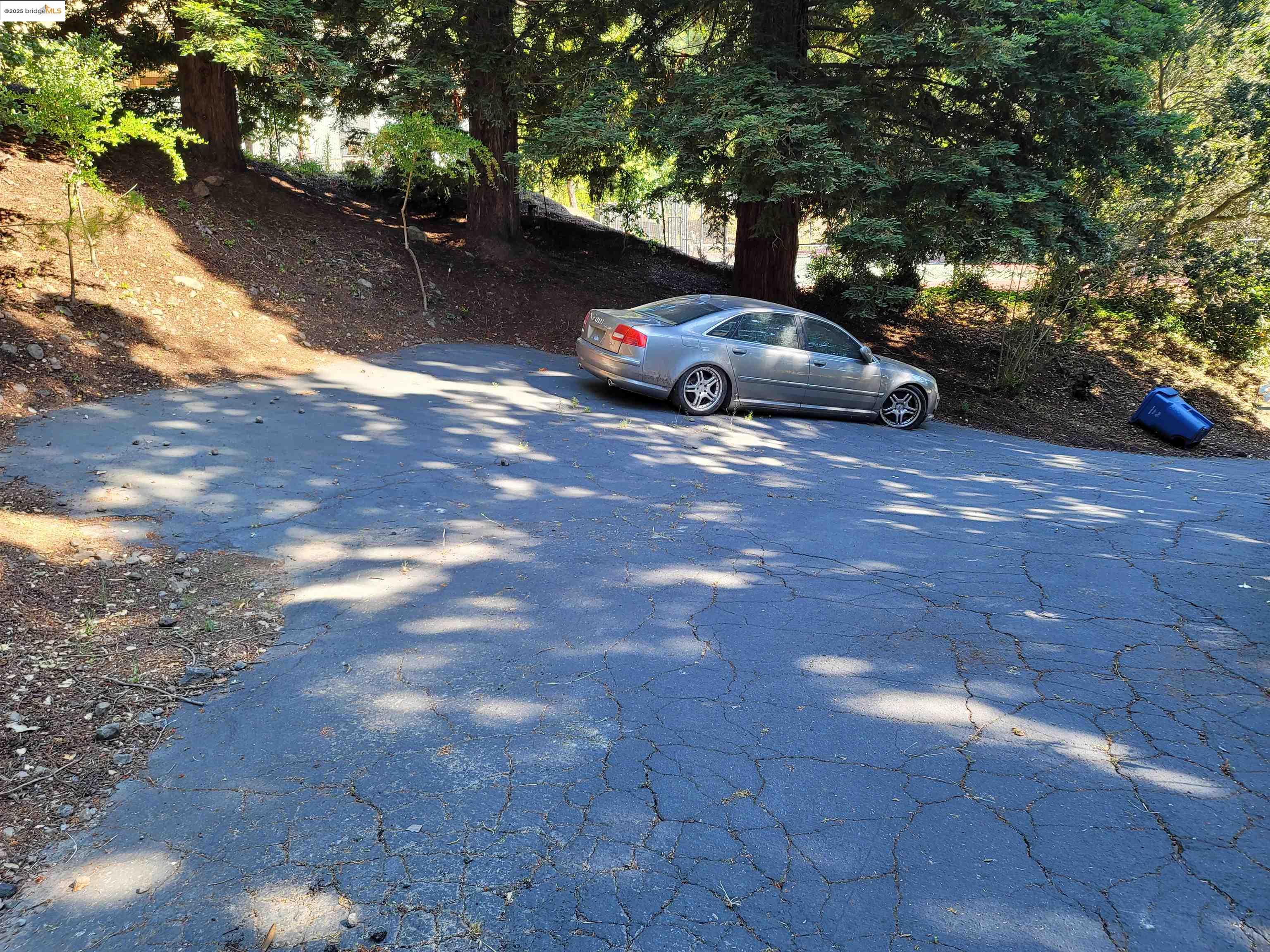 Detail Gallery Image 5 of 59 For 40 Hilldale Ct, Orinda,  CA 94563 - 5 Beds | 4/1 Baths