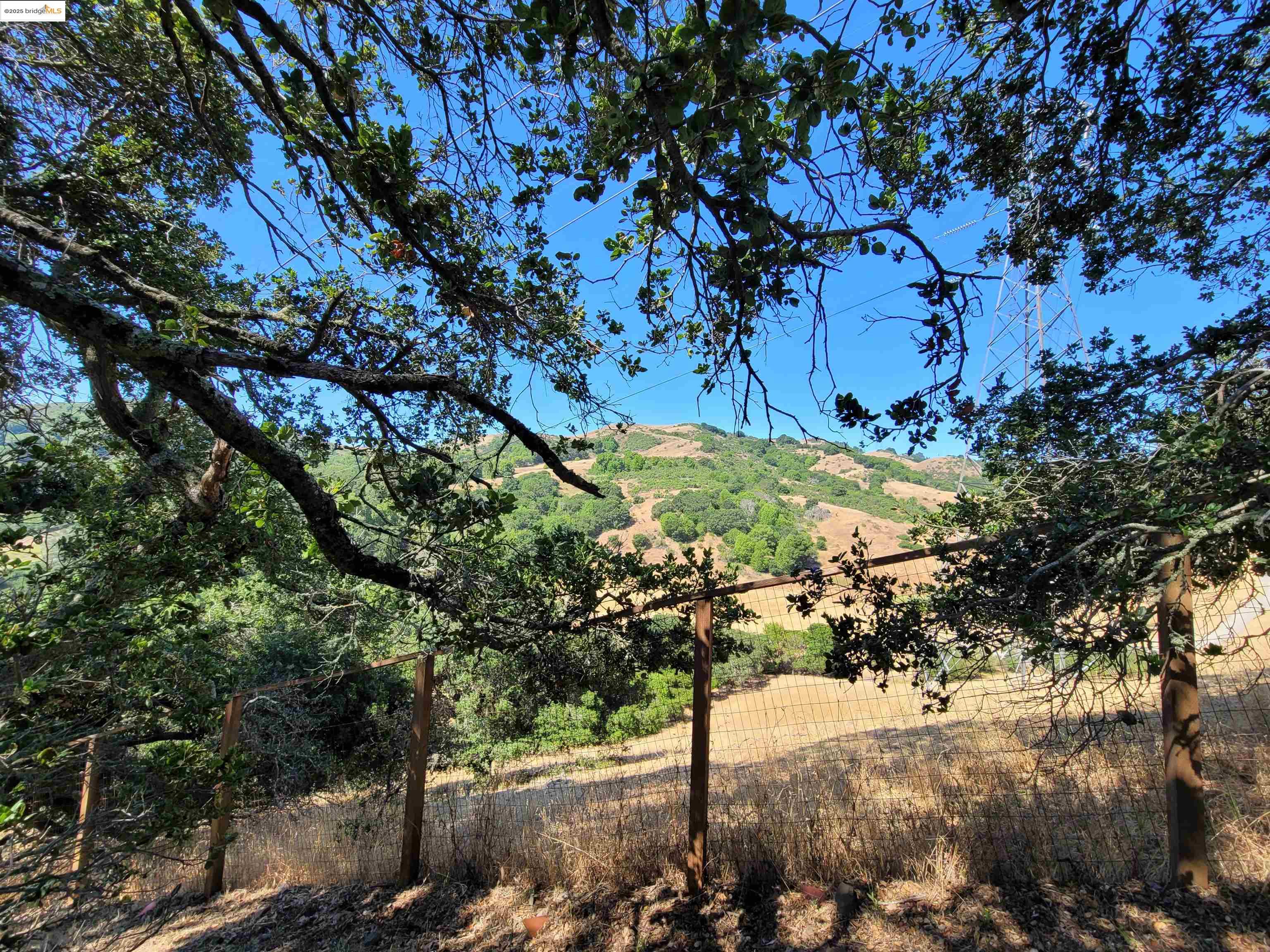 Detail Gallery Image 42 of 59 For 40 Hilldale Ct, Orinda,  CA 94563 - 5 Beds | 4/1 Baths