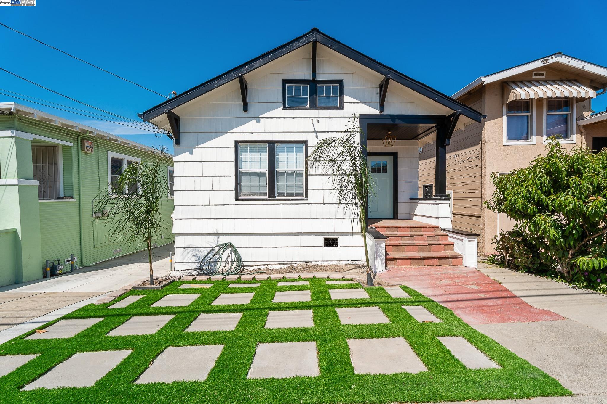 3708 Lyon Ave, Oakland, California 94601, 3 Bedrooms Bedrooms, 5 Rooms Rooms,2 BathroomsBathrooms,Residential,For Sale,3708 Lyon Ave,41102153