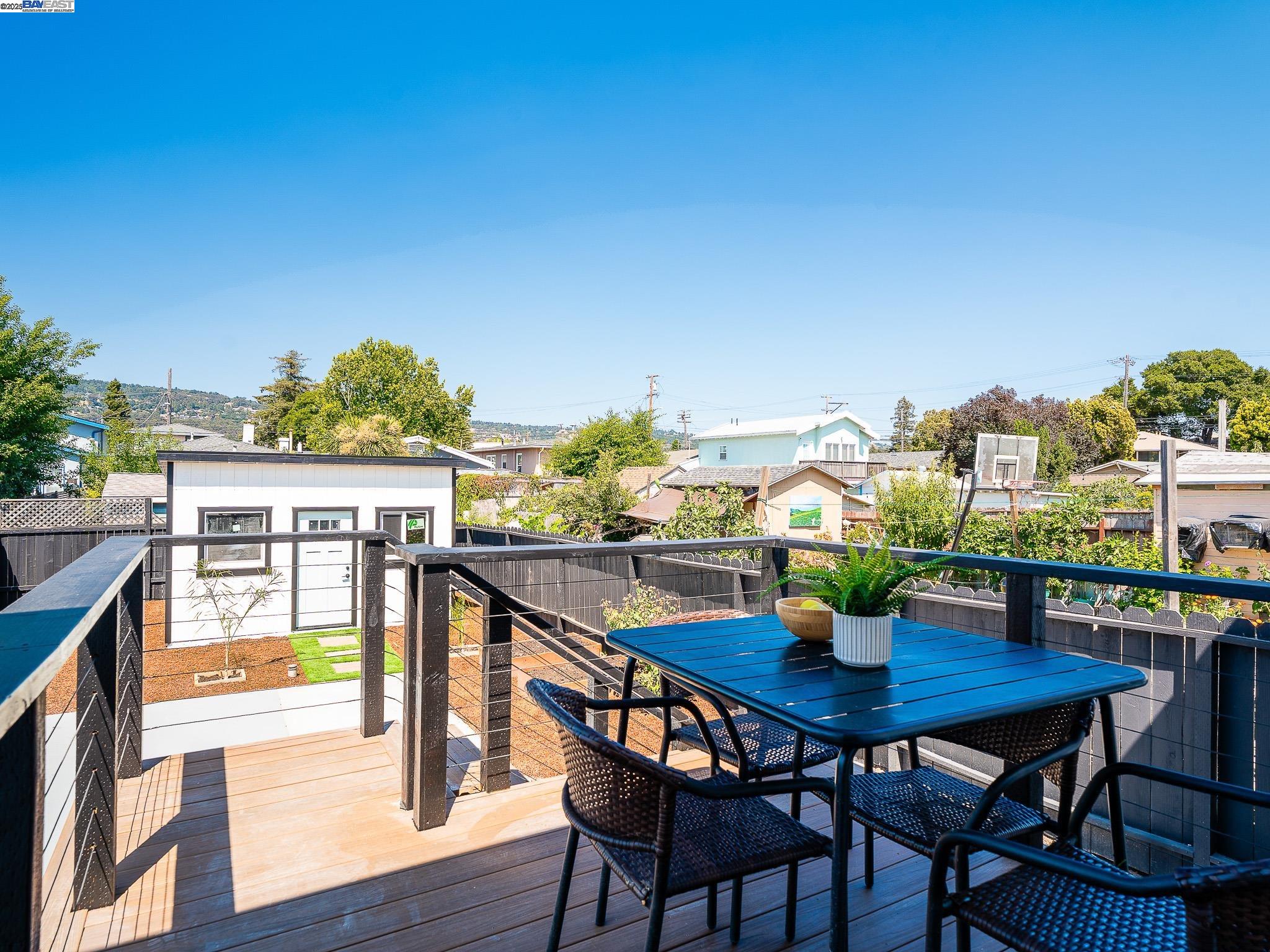 3708 Lyon Ave, Oakland, California 94601, 3 Bedrooms Bedrooms, 5 Rooms Rooms,2 BathroomsBathrooms,Residential,For Sale,3708 Lyon Ave,41102153