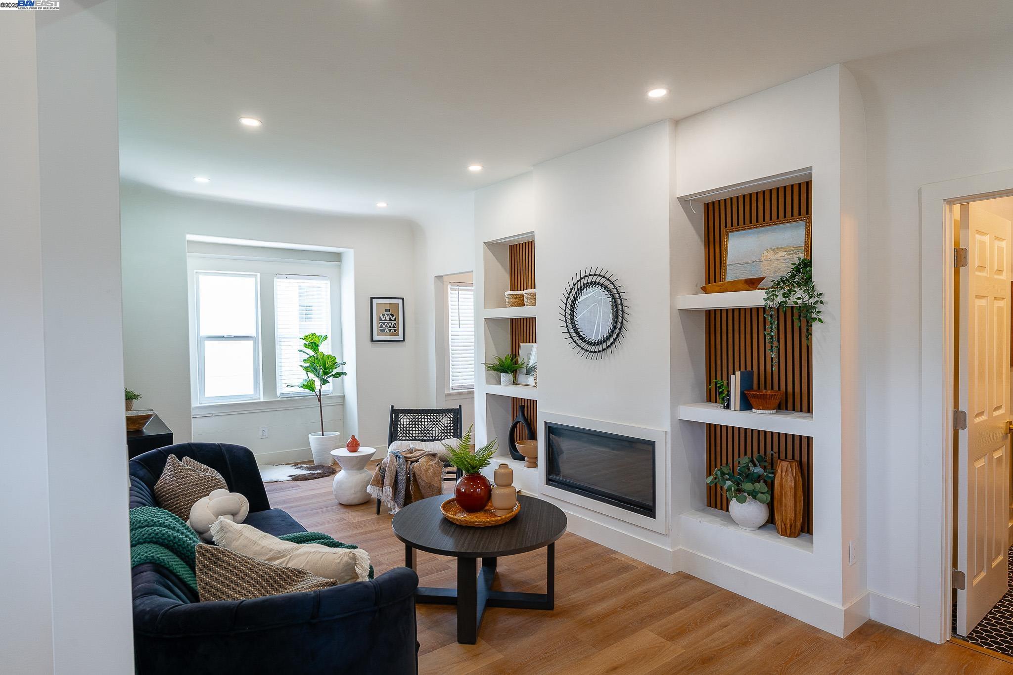 3708 Lyon Ave, Oakland, California 94601, 3 Bedrooms Bedrooms, 5 Rooms Rooms,2 BathroomsBathrooms,Residential,For Sale,3708 Lyon Ave,41102153
