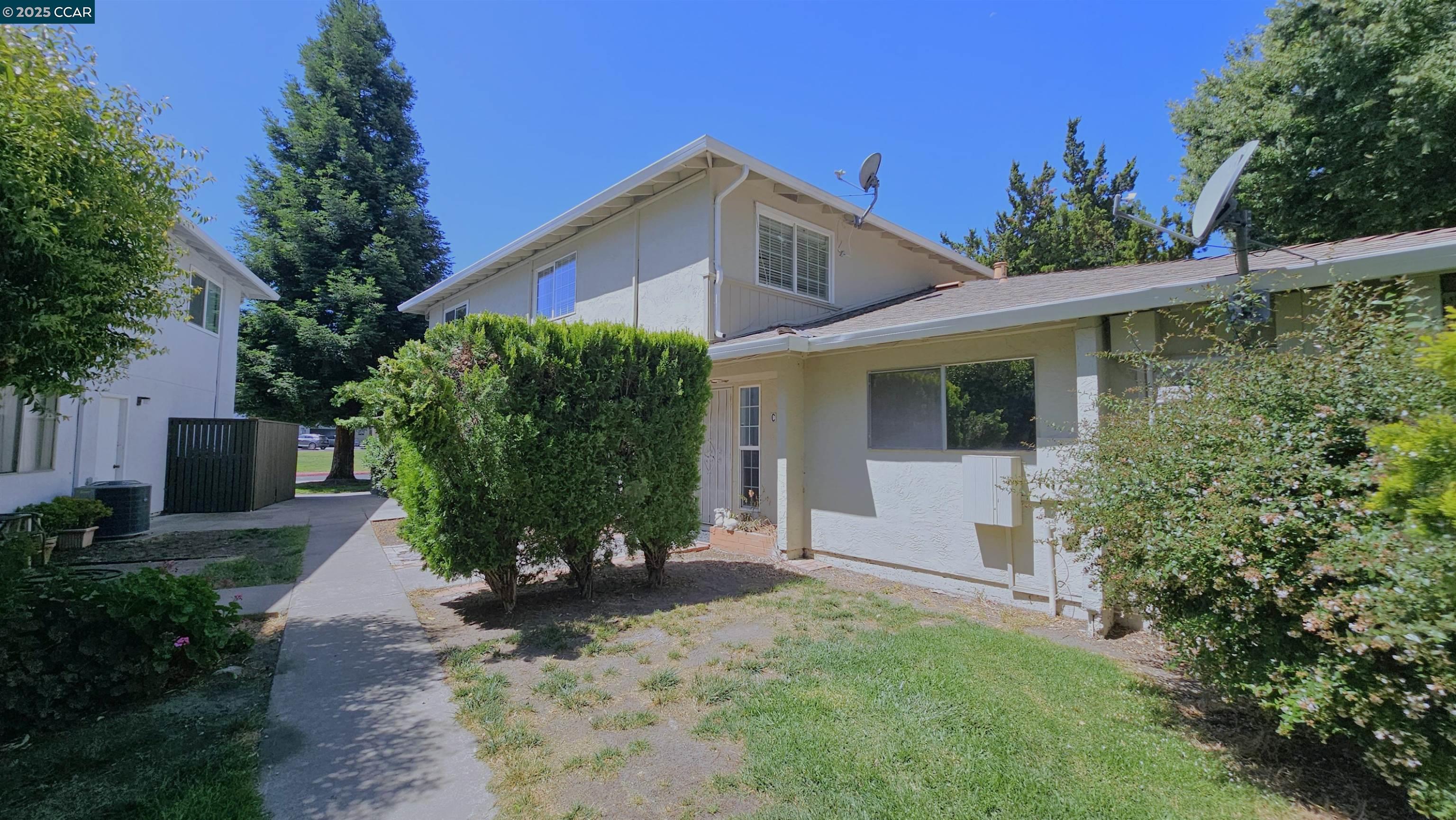 Detail Gallery Image 1 of 1 For 1446 Del Rio Cir #C,  Concord,  CA 94518 - 2 Beds | 1 Baths